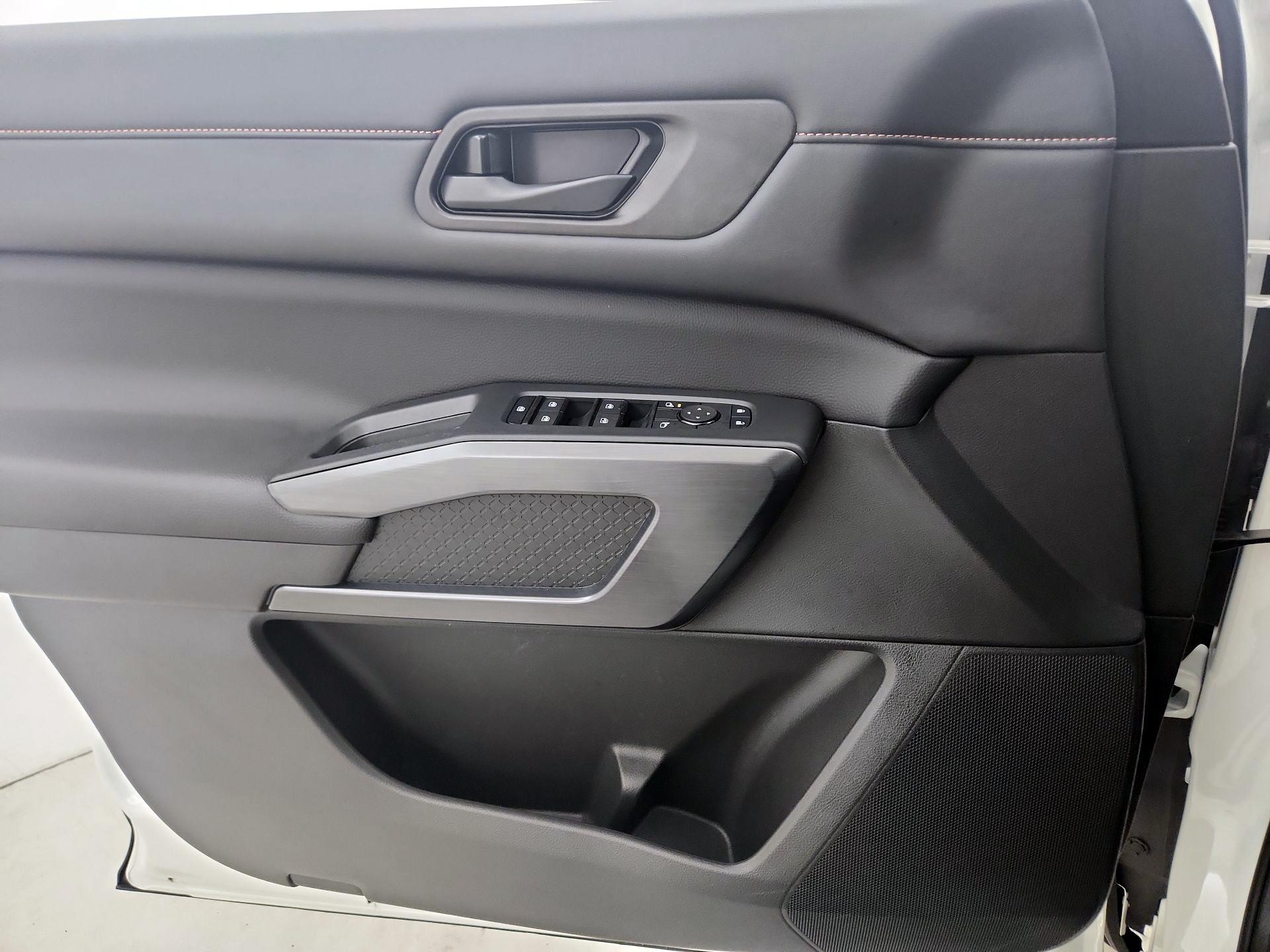 Thumbnail: 2024 Nissan Pathfinder - 12