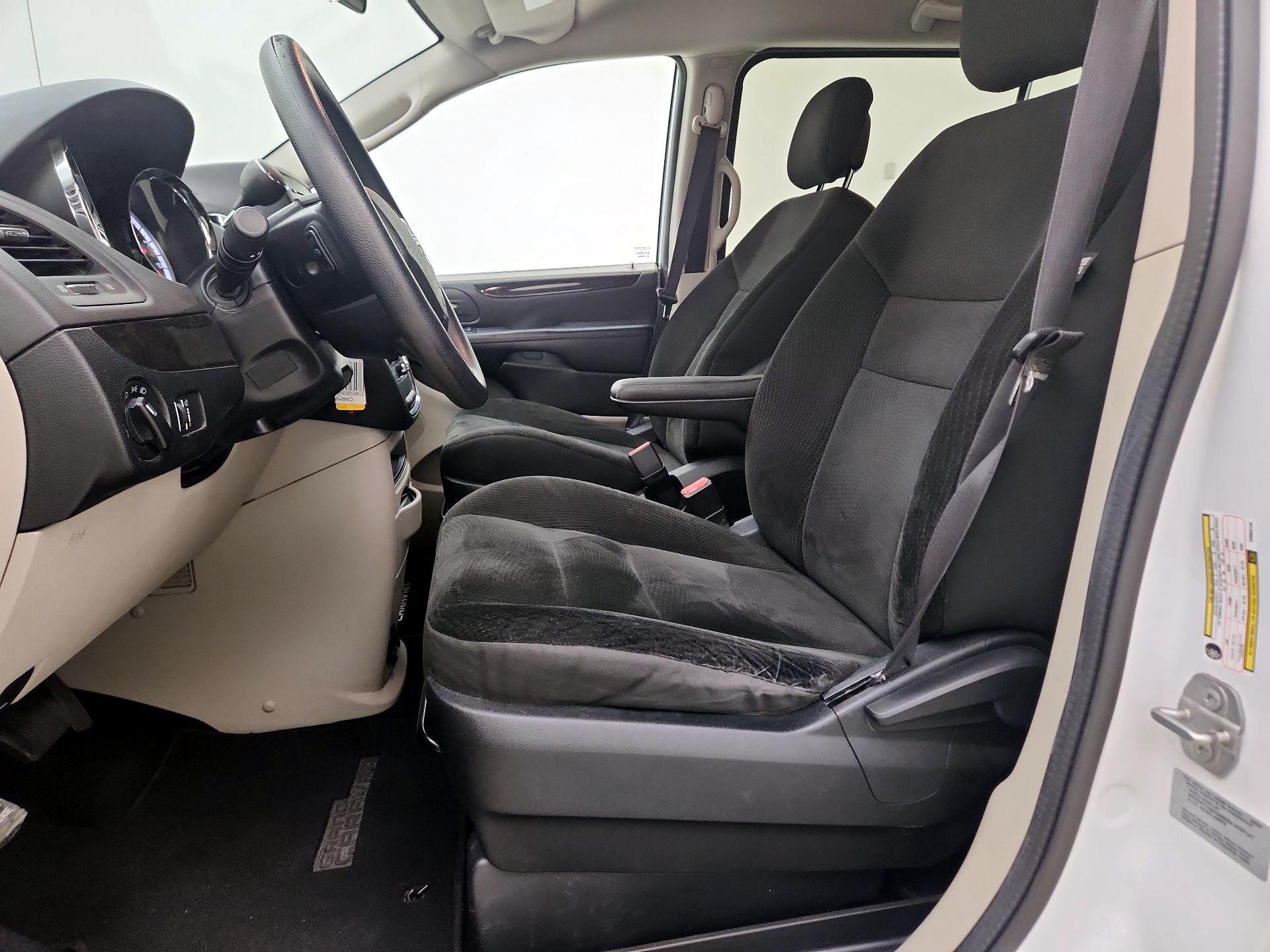 Thumbnail: 2017 Dodge Grand Caravan - 11