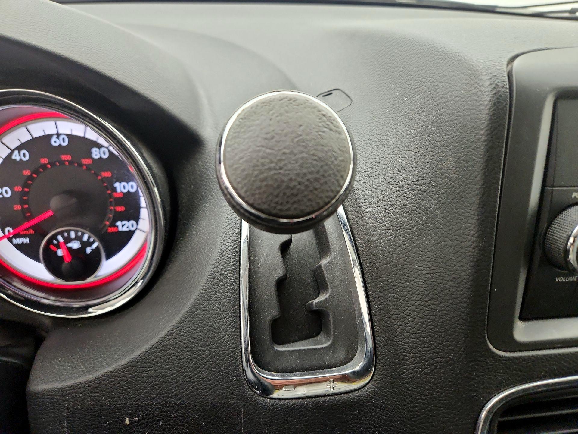 Thumbnail: 2017 Dodge Grand Caravan - 16