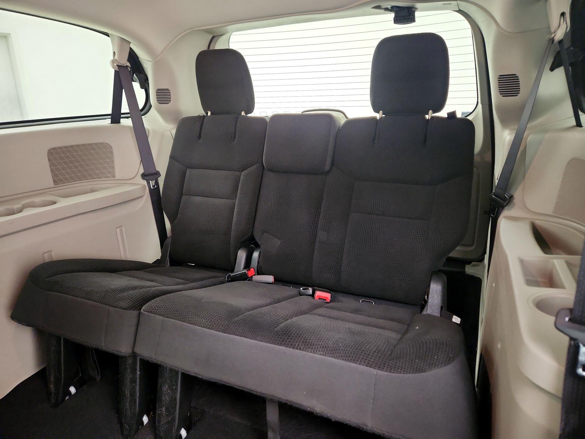 Thumbnail: 2017 Dodge Grand Caravan - 19