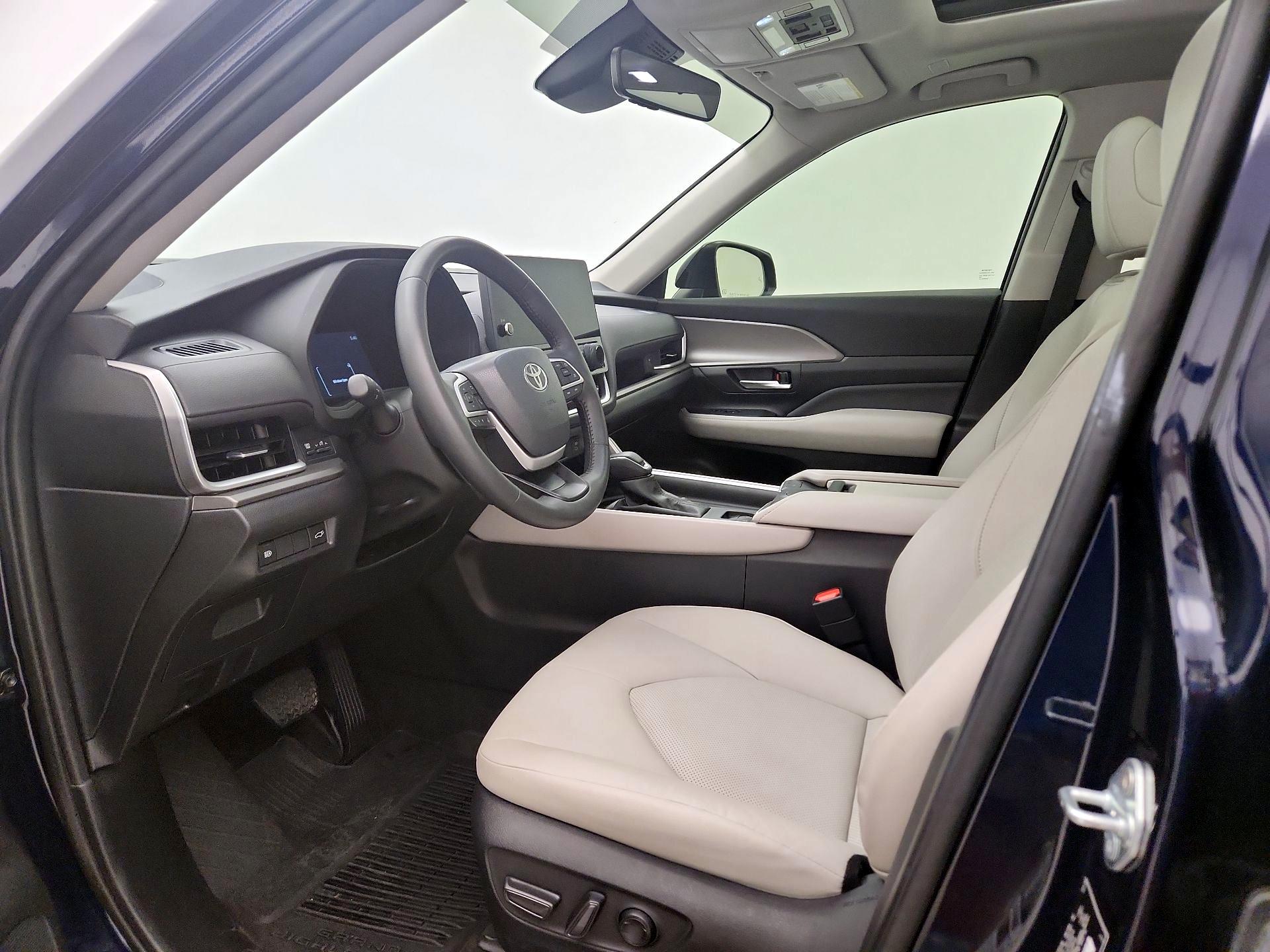 Thumbnail: 2024 Toyota Grand Highlander - 11