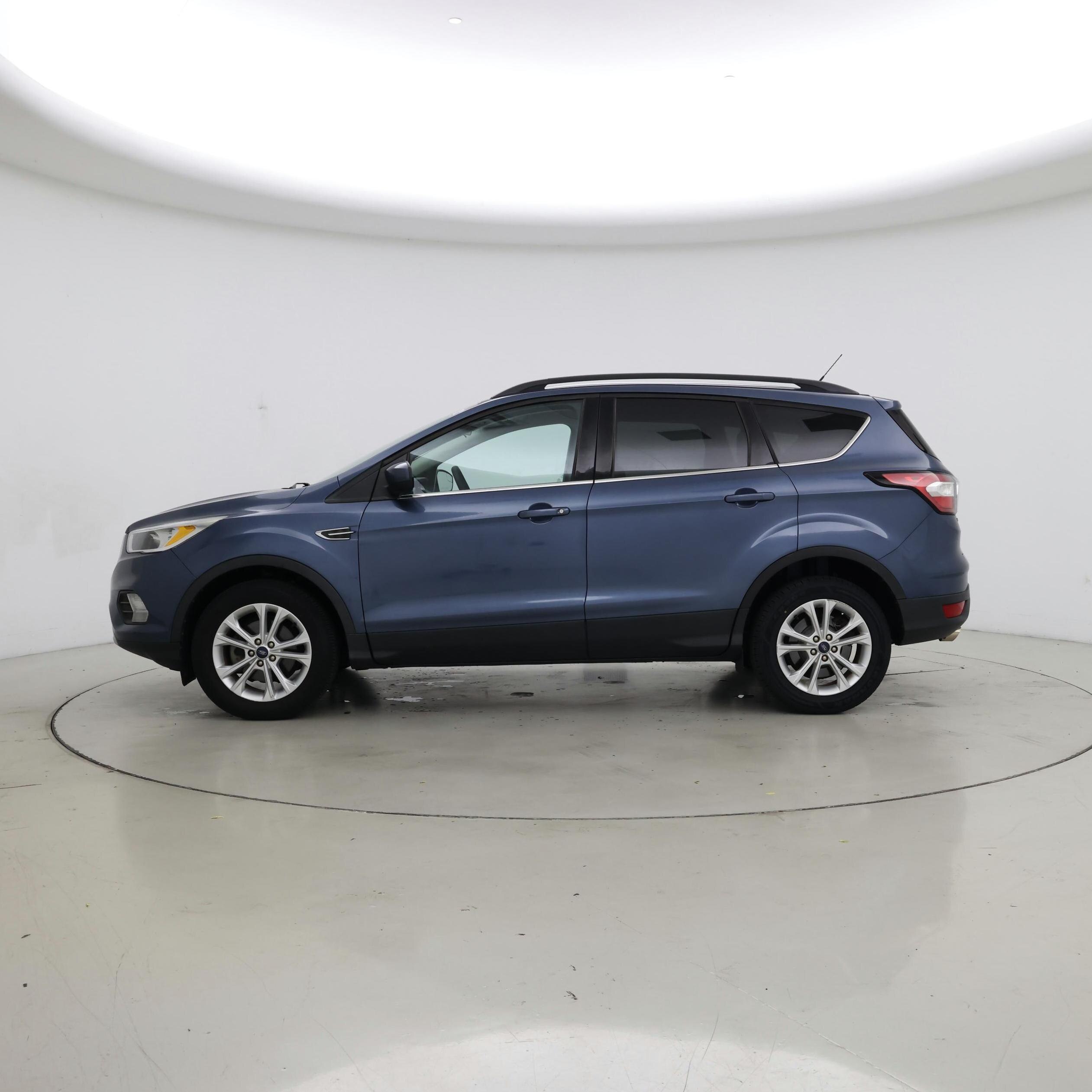 Thumbnail: 2018 Ford Escape - 3