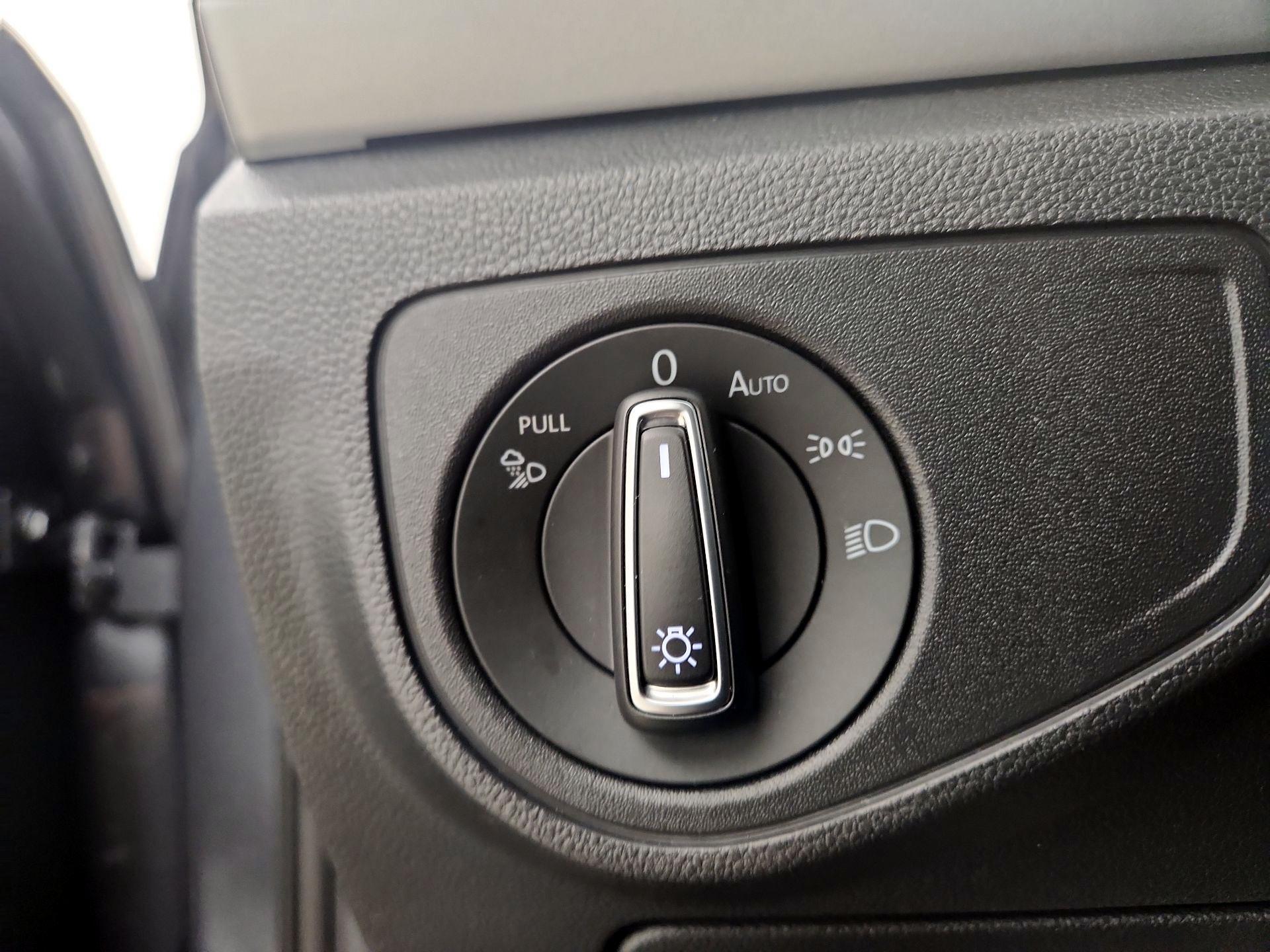 Thumbnail: 2021 Volkswagen Atlas - 13