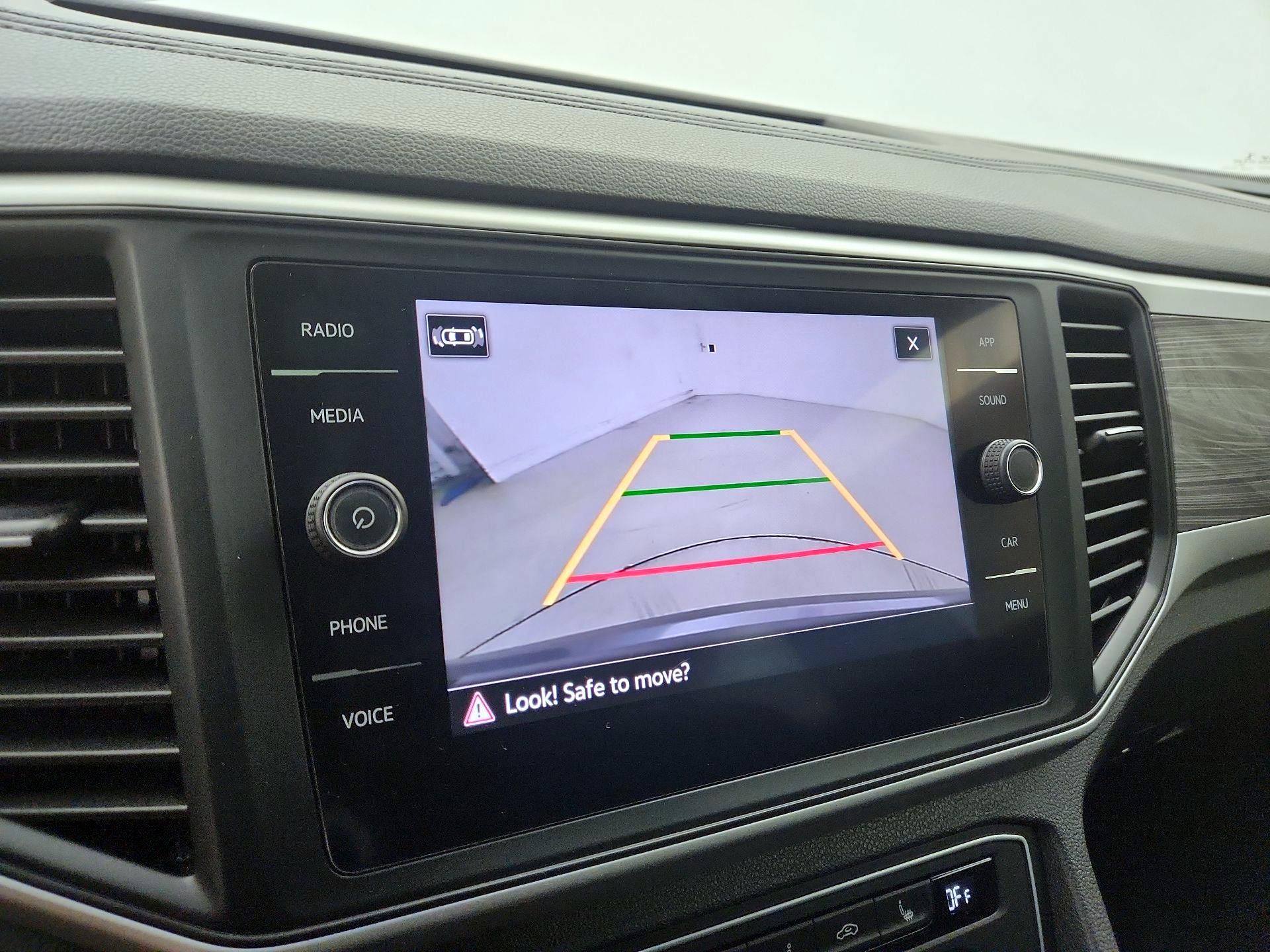 Thumbnail: 2021 Volkswagen Atlas - 14