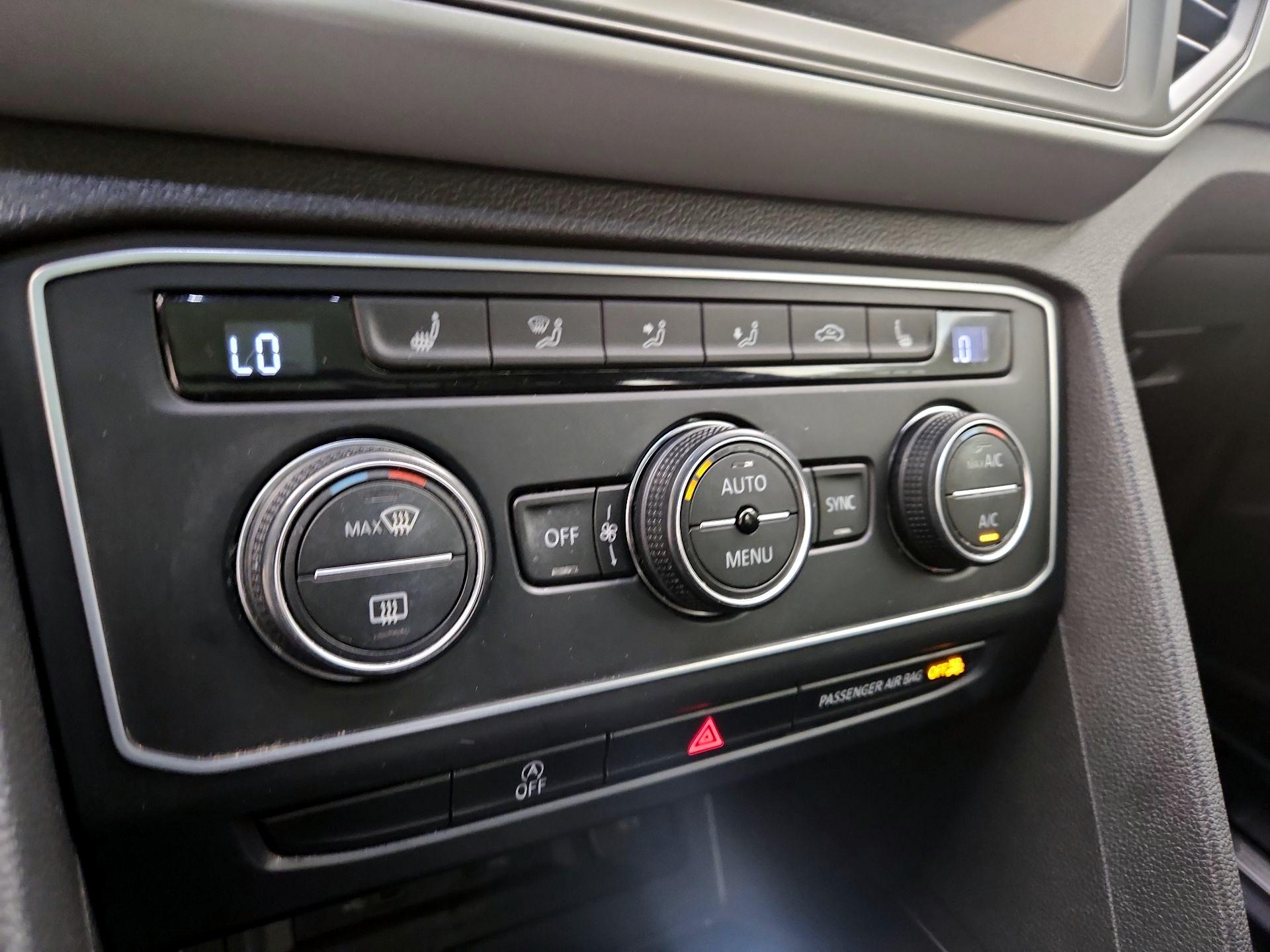 Thumbnail: 2021 Volkswagen Atlas - 16