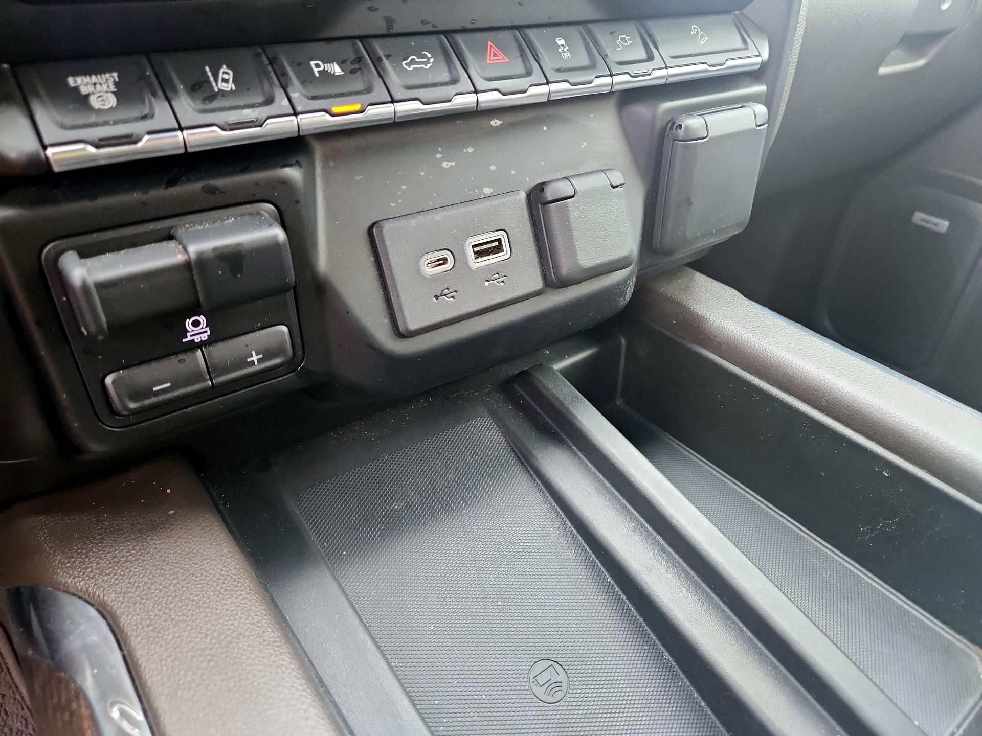 Thumbnail: 2021 GMC Sierra 3500 - 16