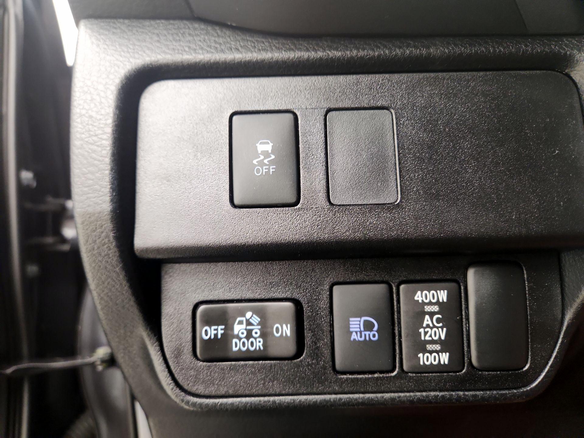 Thumbnail: 2021 Toyota Tacoma - 13