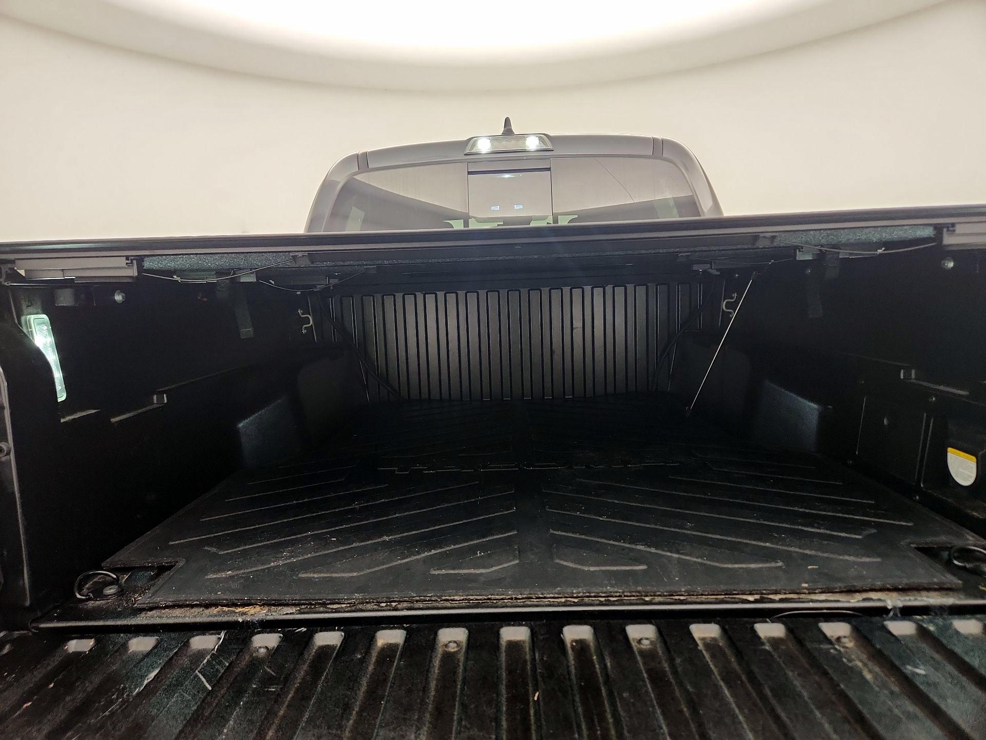 Thumbnail: 2021 Toyota Tacoma - 20