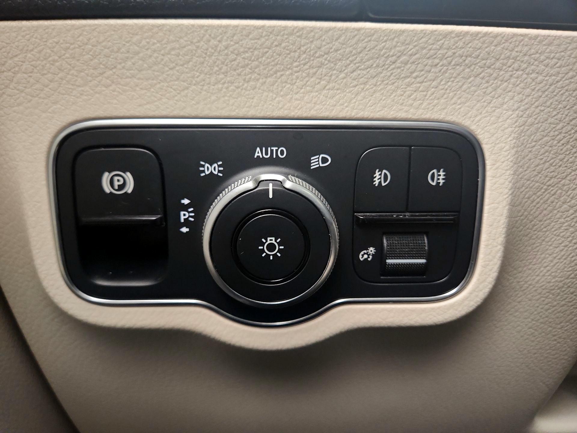 Thumbnail: 2022 Mercedes-Benz GLA - 13