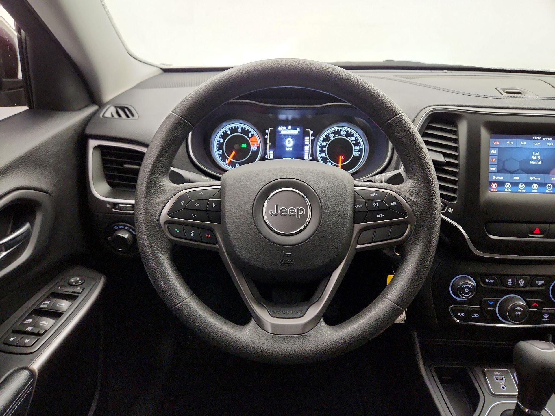 Thumbnail: 2020 Jeep Cherokee - 10