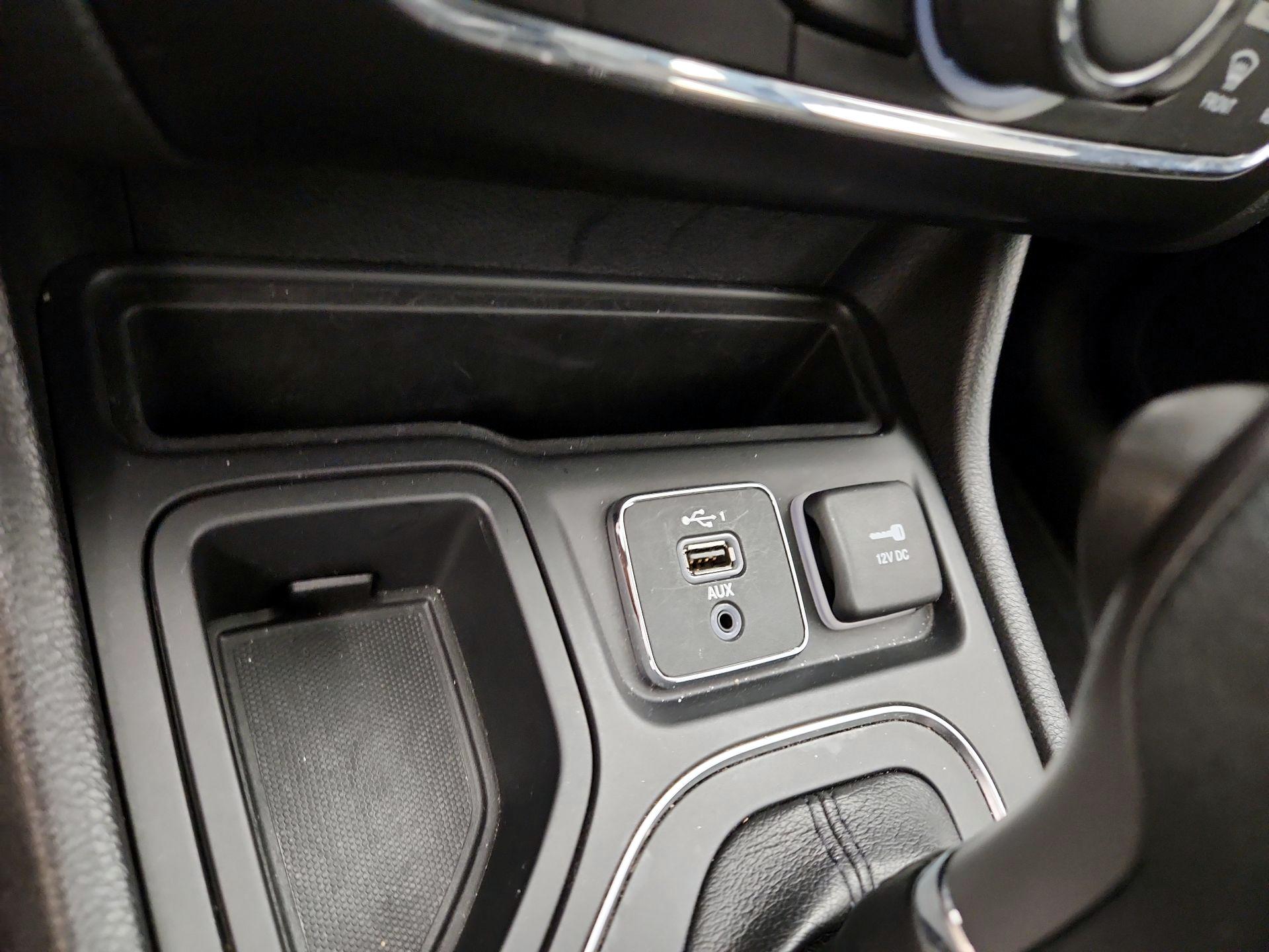 Thumbnail: 2020 Jeep Cherokee - 18