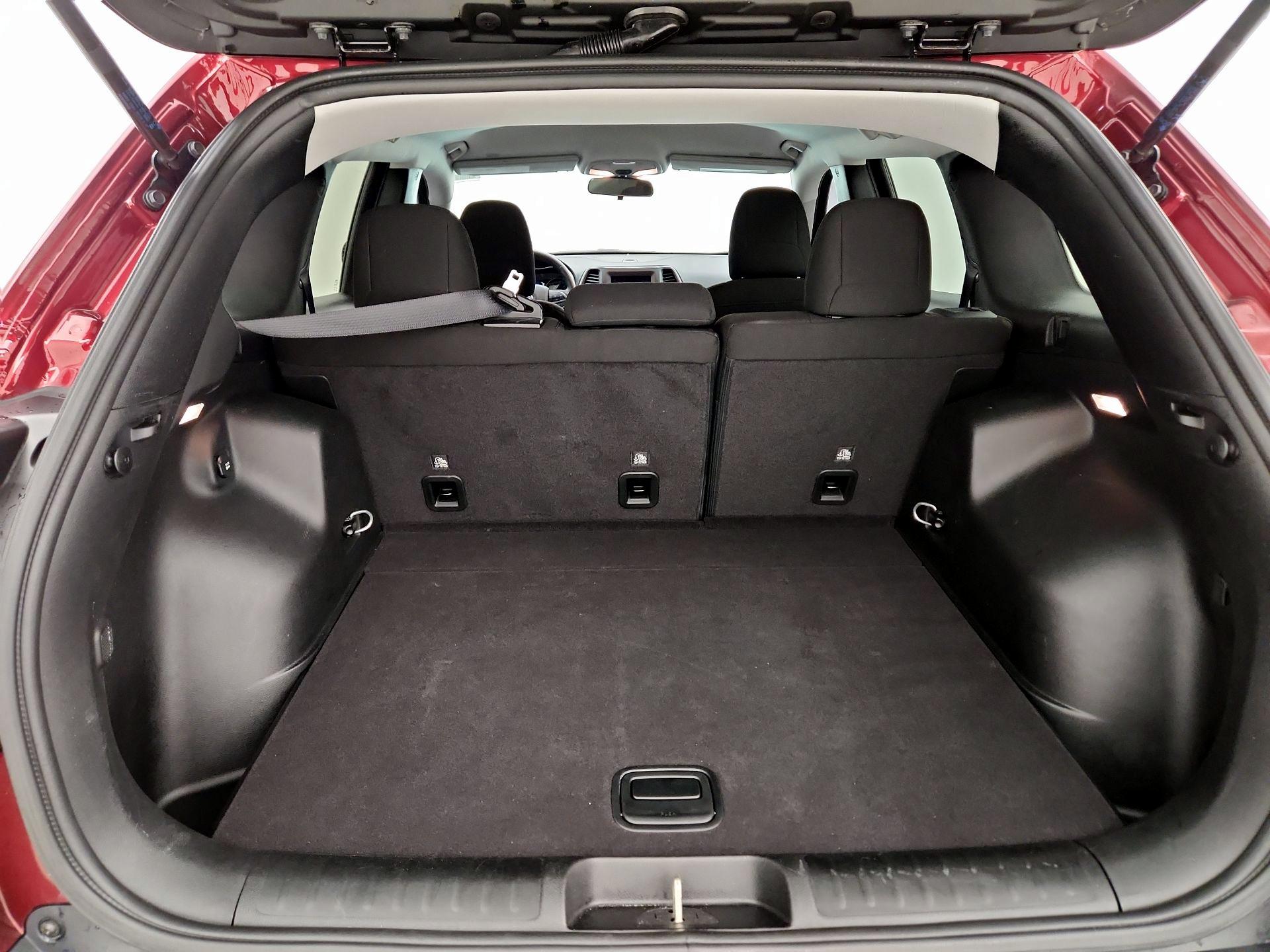 Thumbnail: 2020 Jeep Cherokee - 20