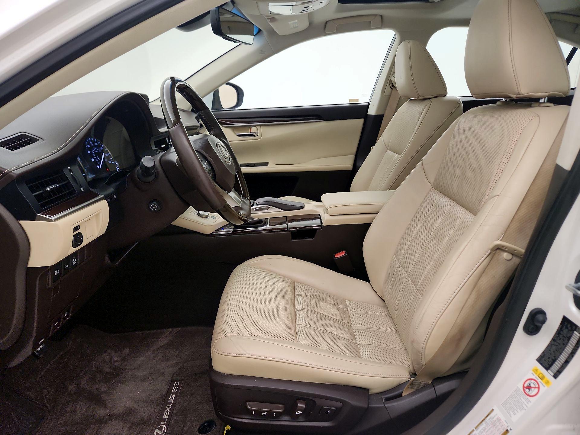 Thumbnail: 2017 Lexus ES - 11