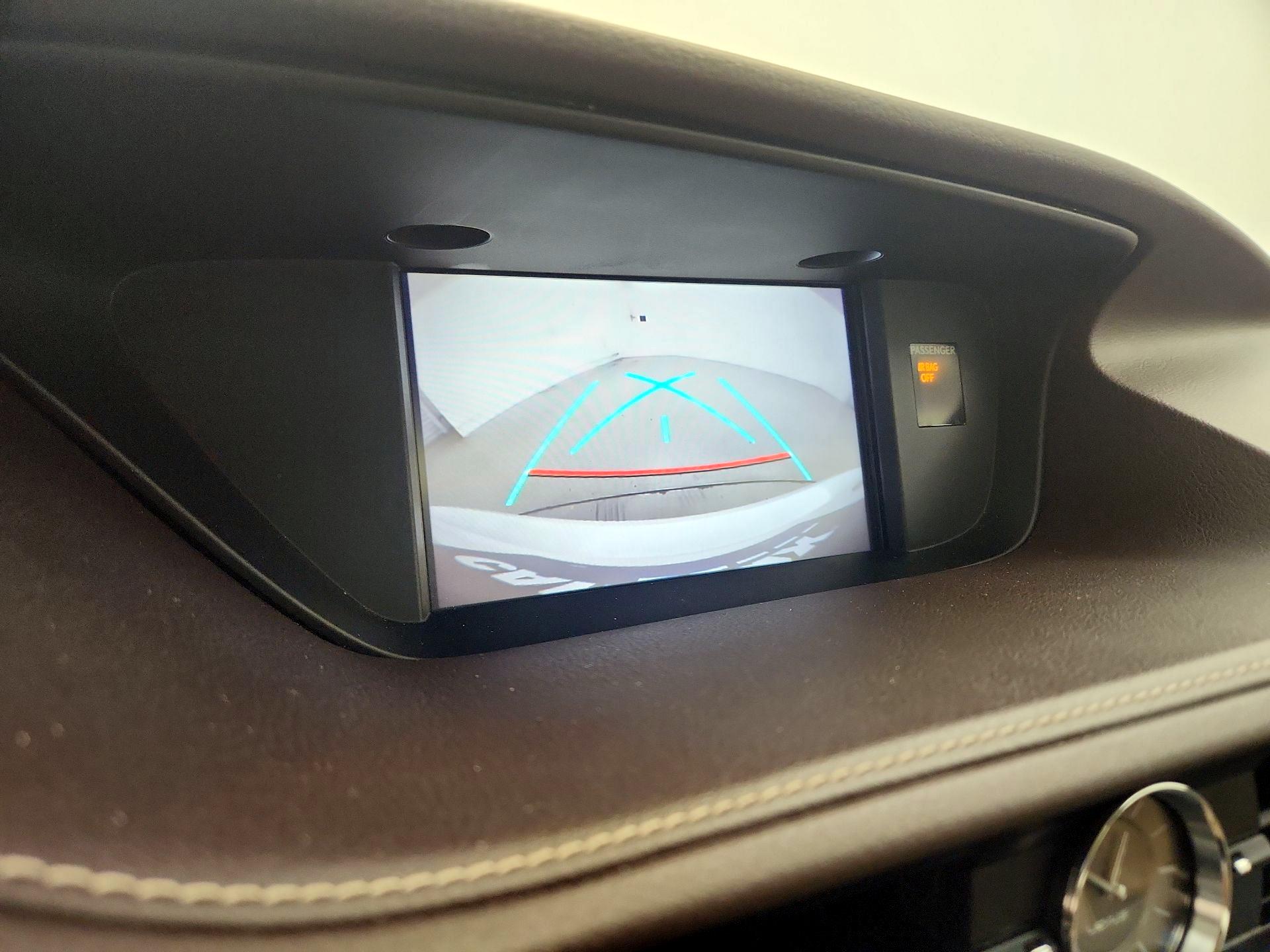 Thumbnail: 2017 Lexus ES - 15