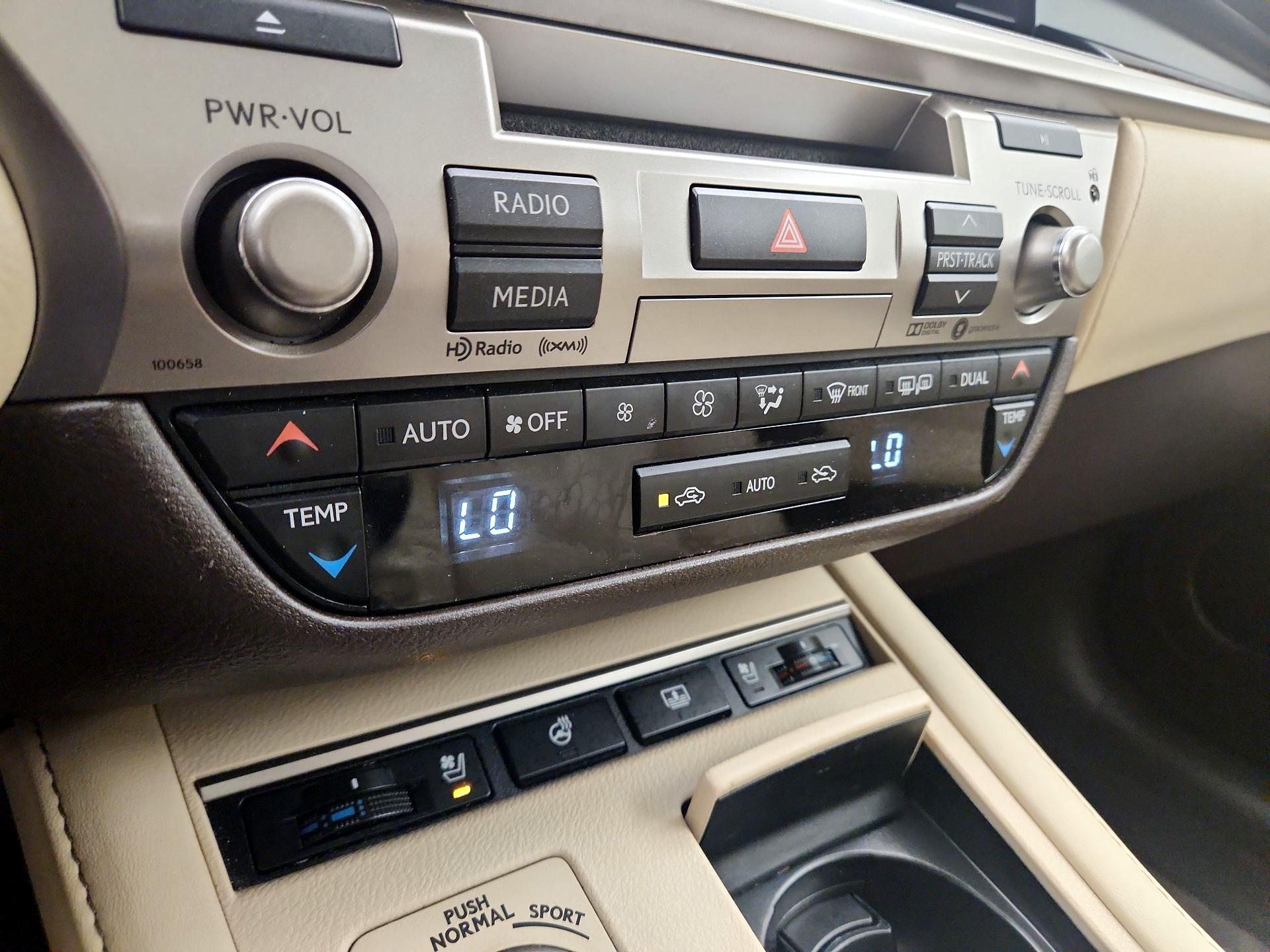 Thumbnail: 2017 Lexus ES - 17