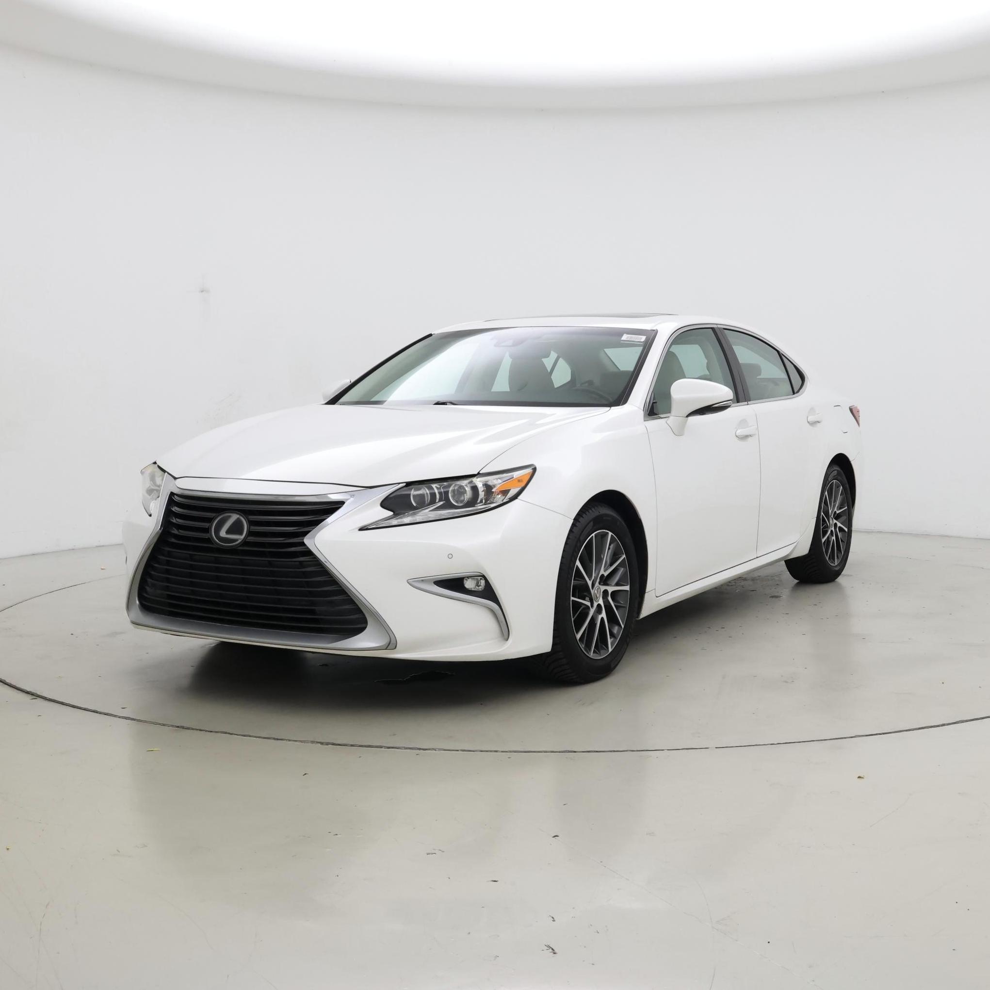 Thumbnail: 2017 Lexus ES - 4