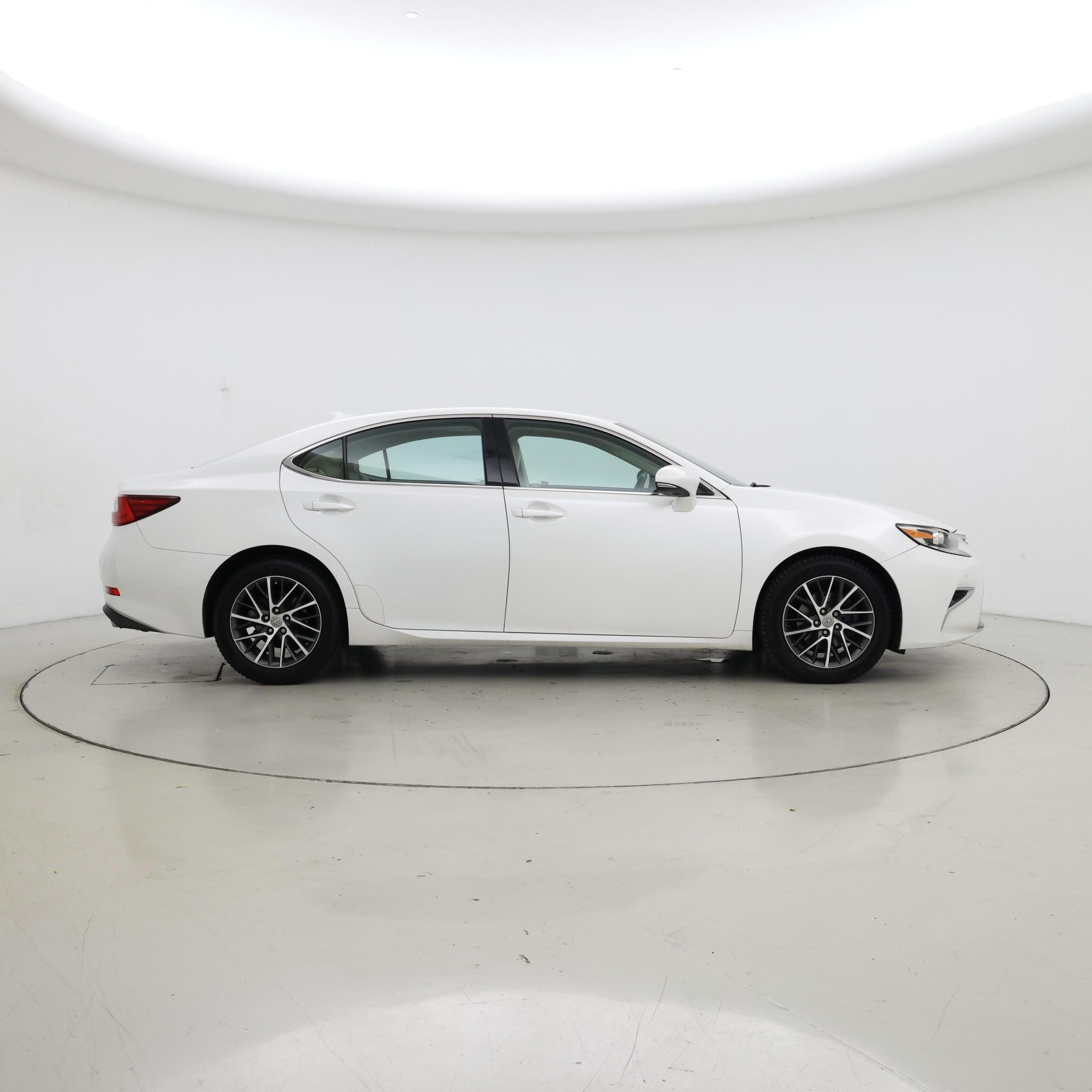 Thumbnail: 2017 Lexus ES - 7