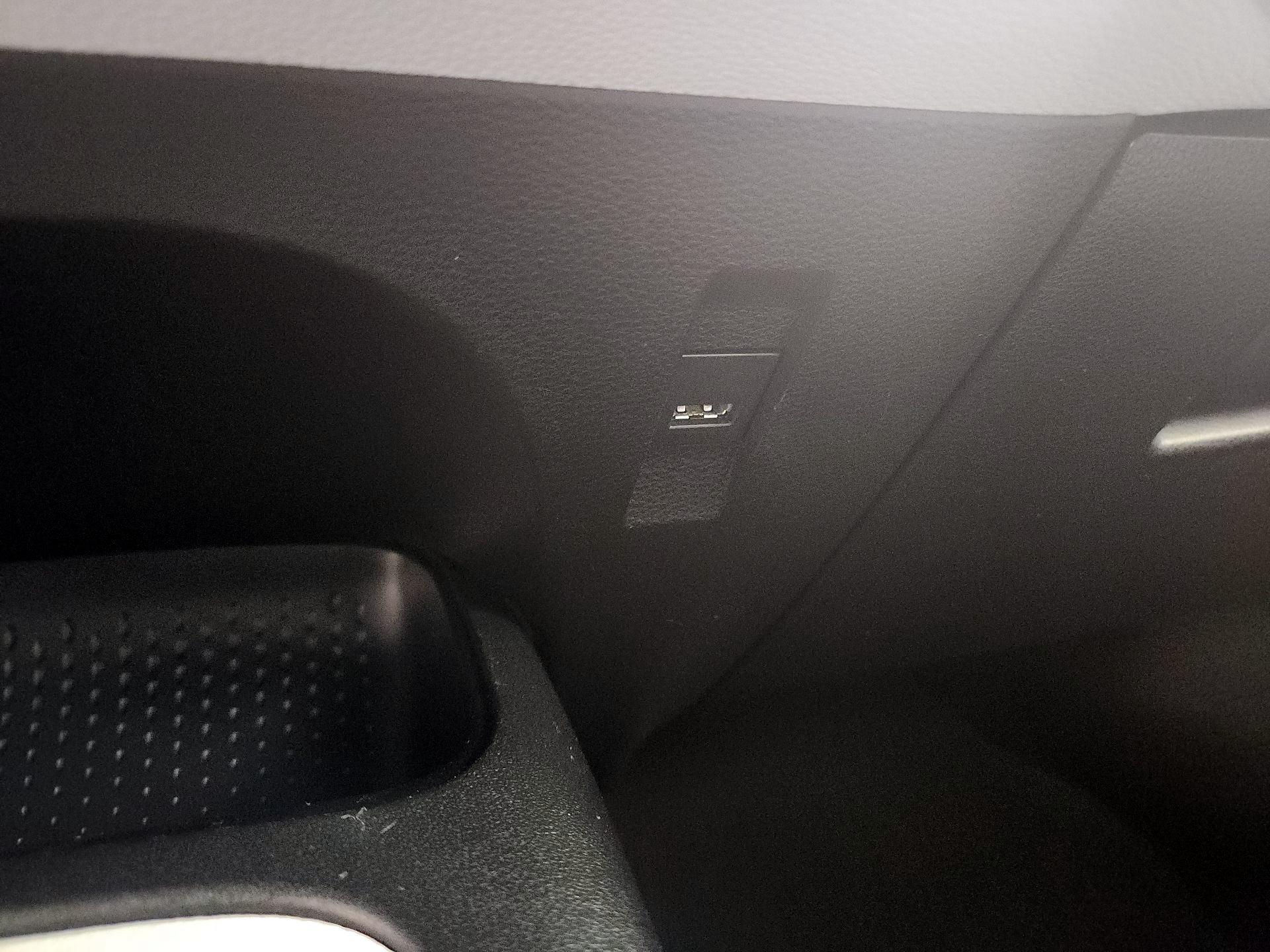 Thumbnail: 2021 Toyota Corolla - 18