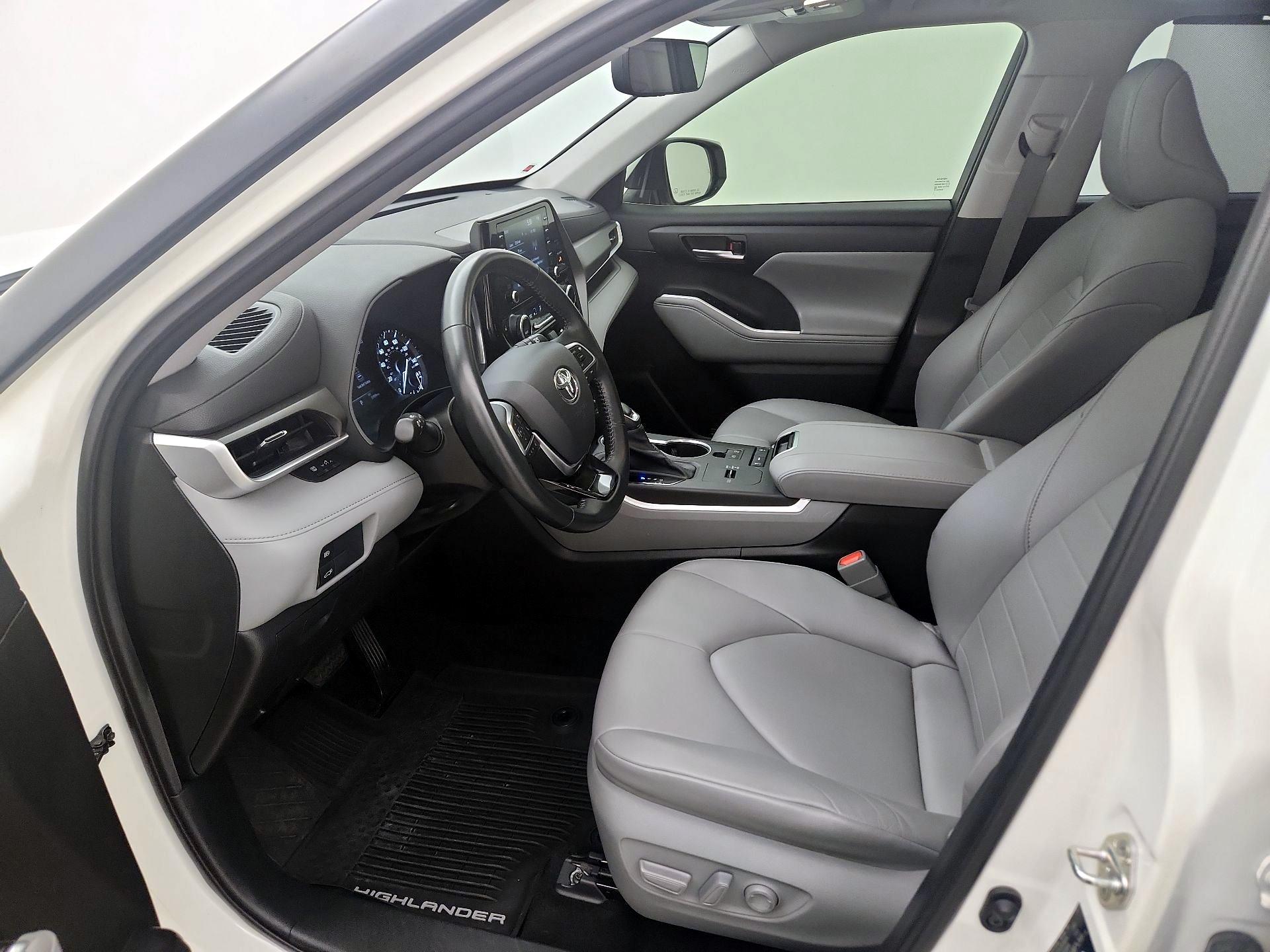 Thumbnail: 2020 Toyota Highlander - 11