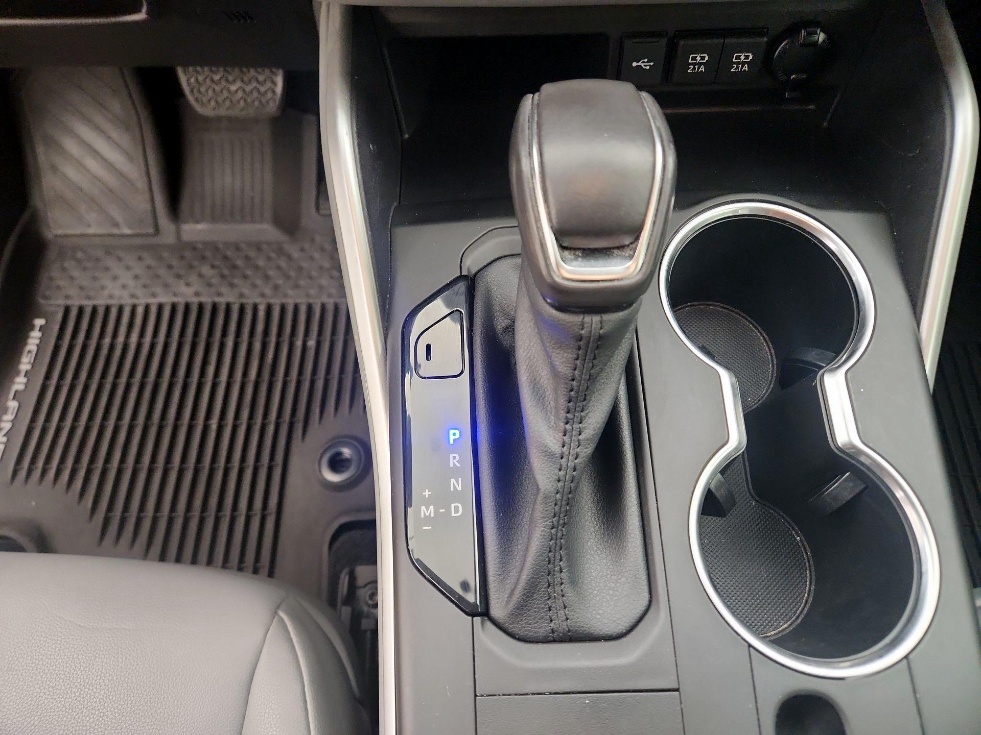 Thumbnail: 2020 Toyota Highlander - 17