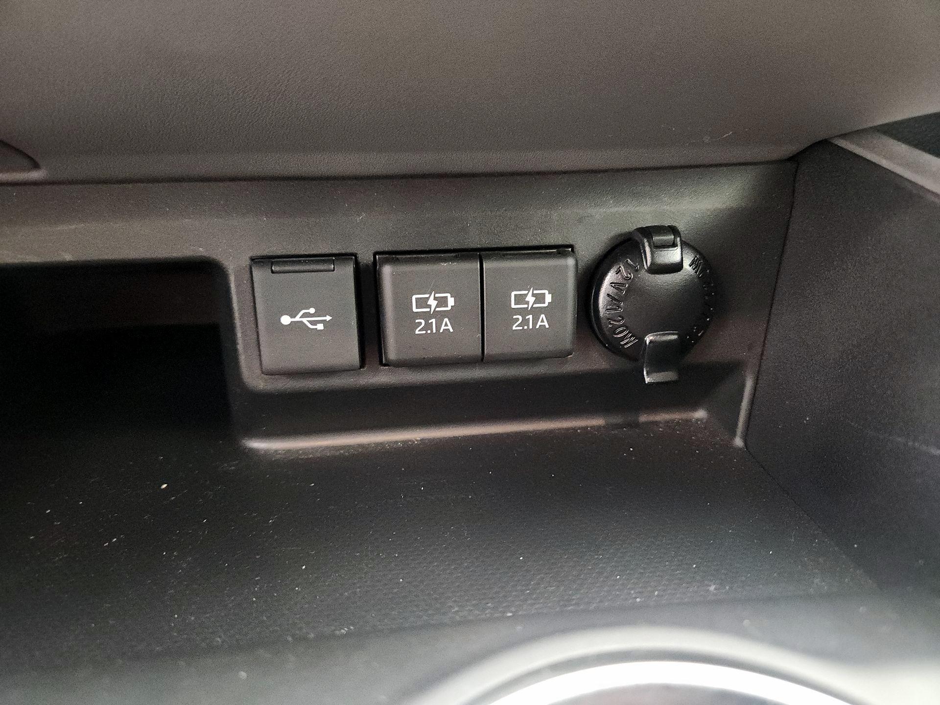 Thumbnail: 2020 Toyota Highlander - 18