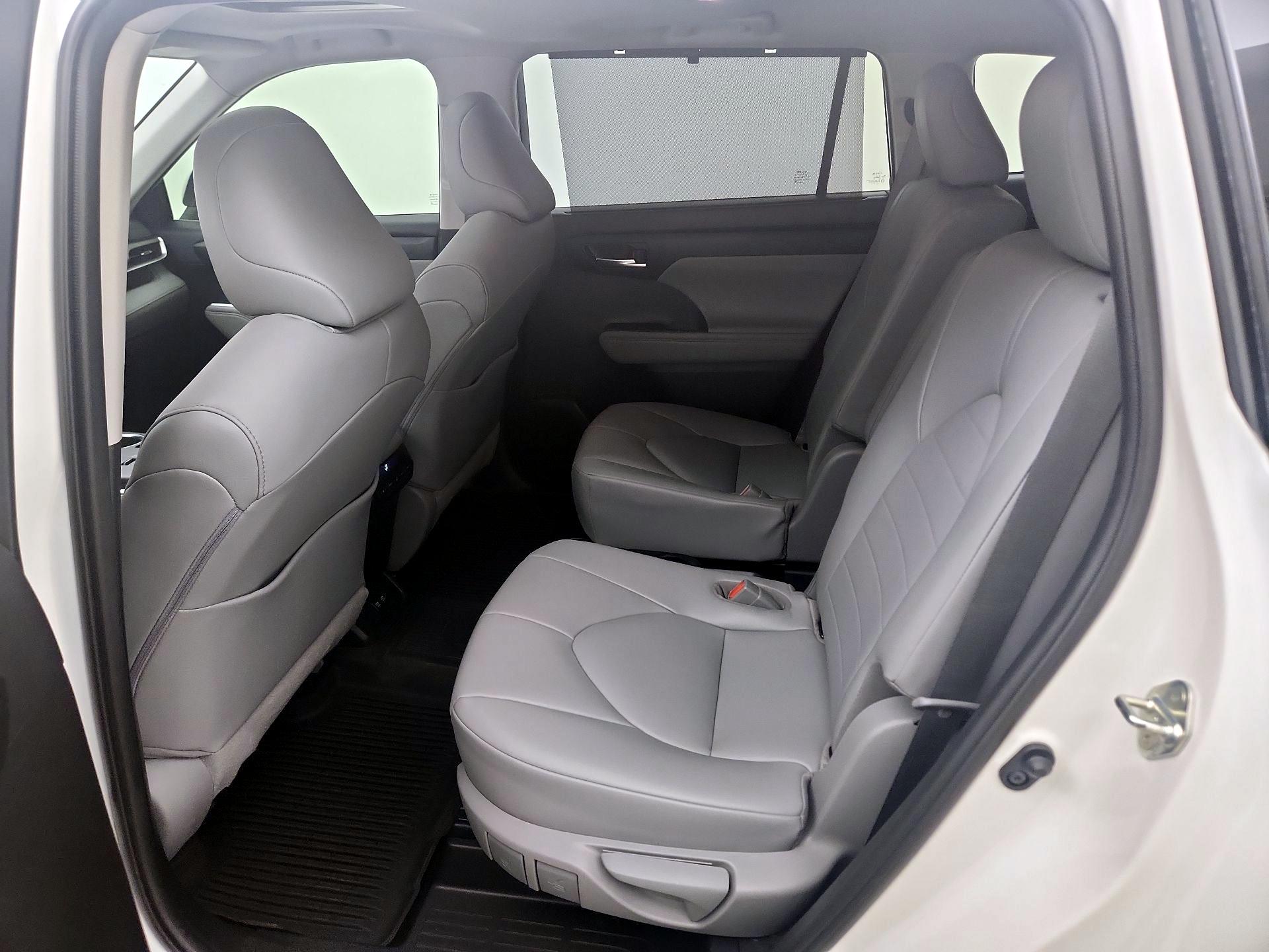 Thumbnail: 2020 Toyota Highlander - 20