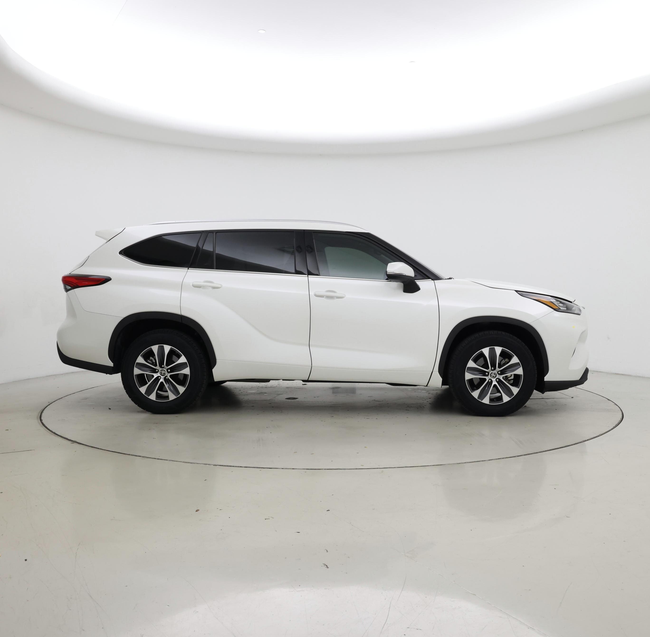 Thumbnail: 2020 Toyota Highlander - 7