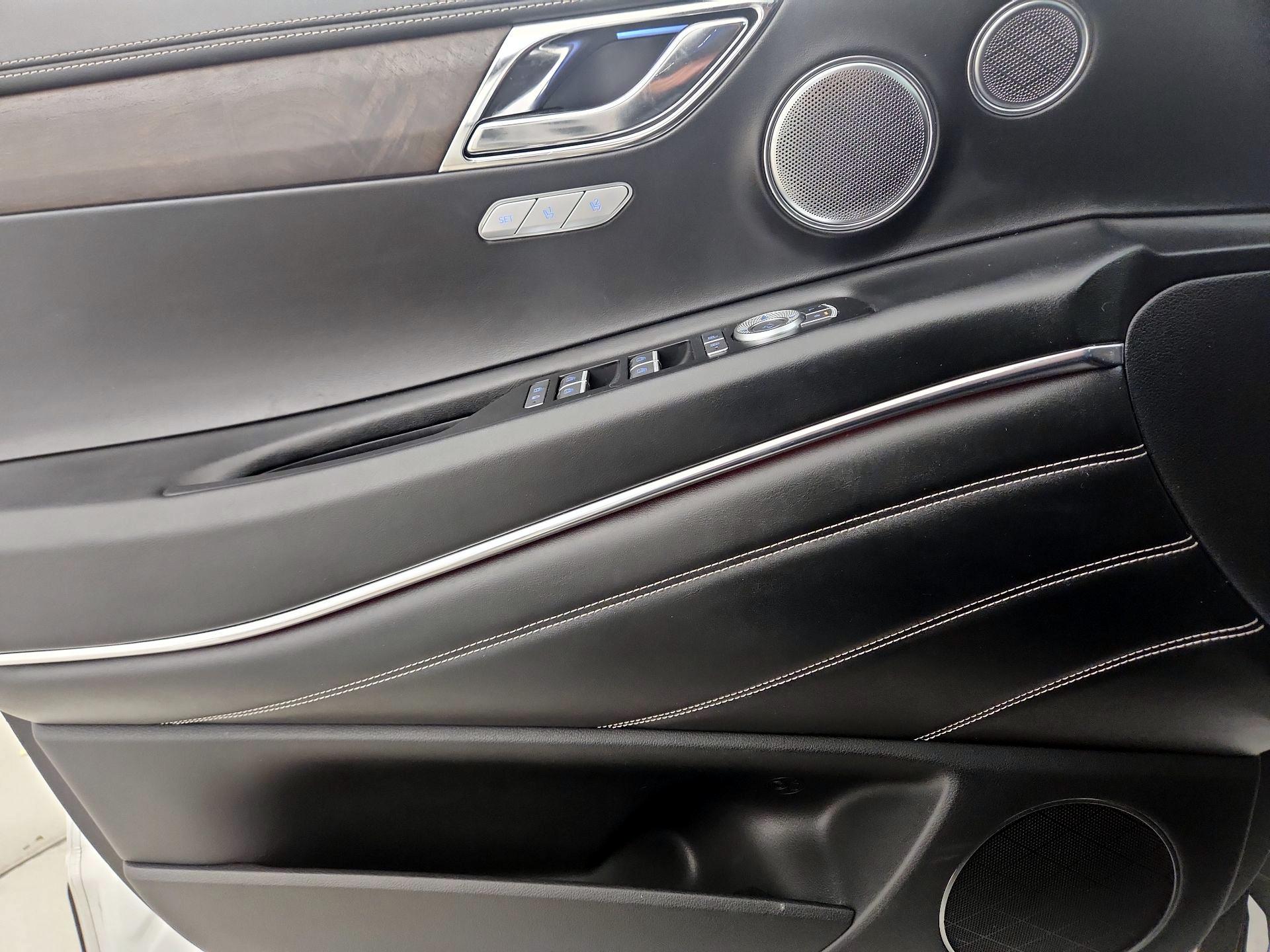 Thumbnail: 2023 Genesis GV80 - 12