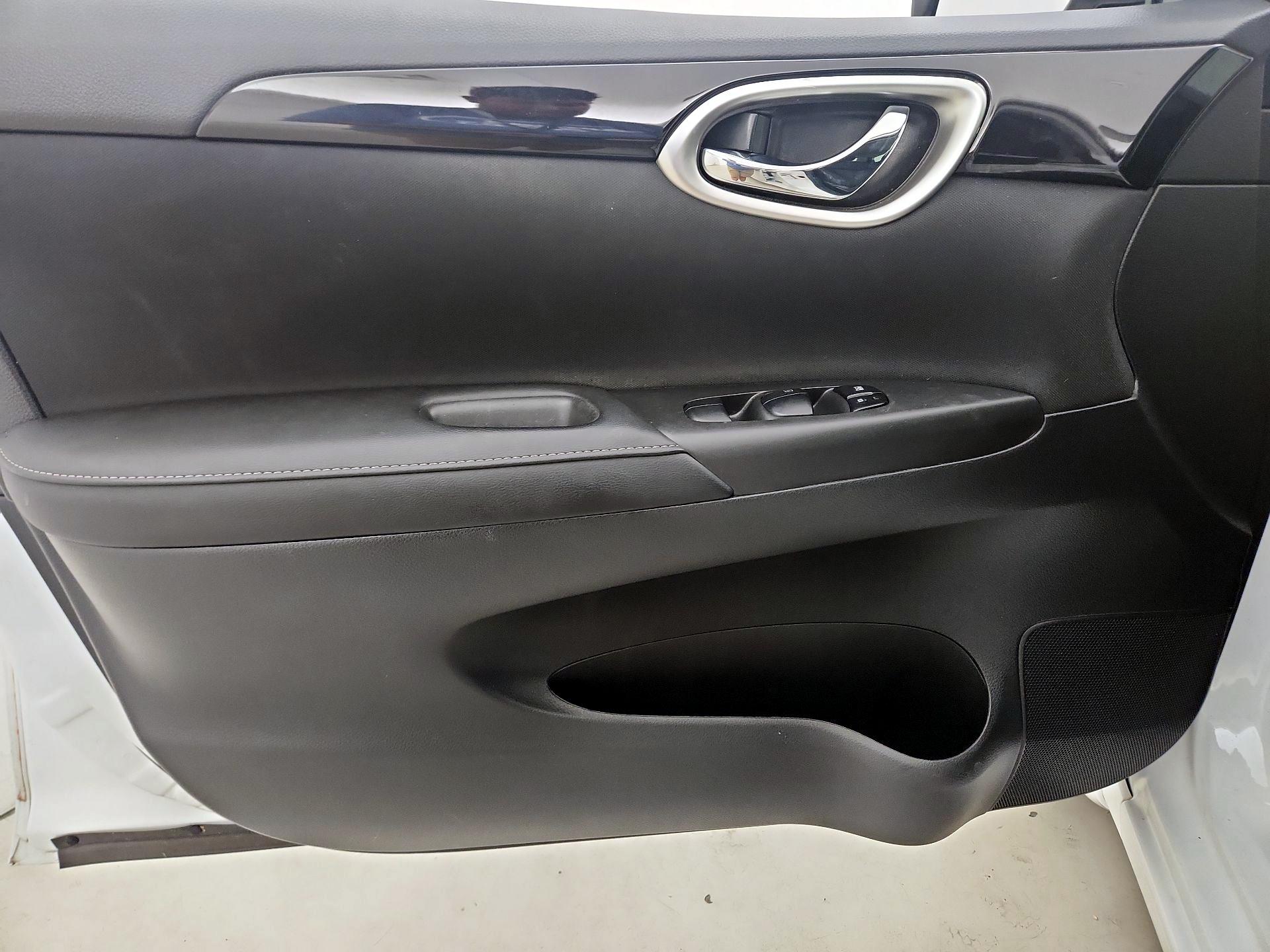 Thumbnail: 2019 Nissan Sentra - 12