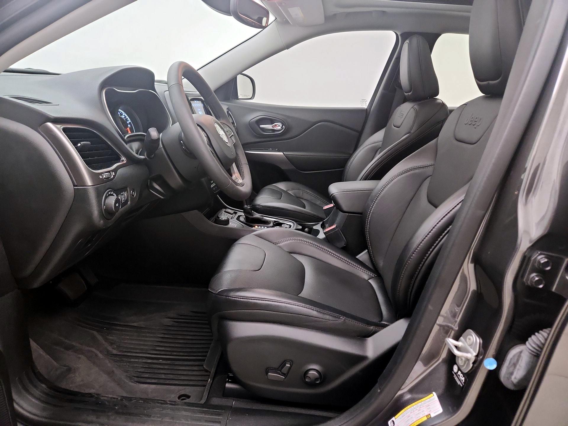 Thumbnail: 2022 Jeep Cherokee - 11