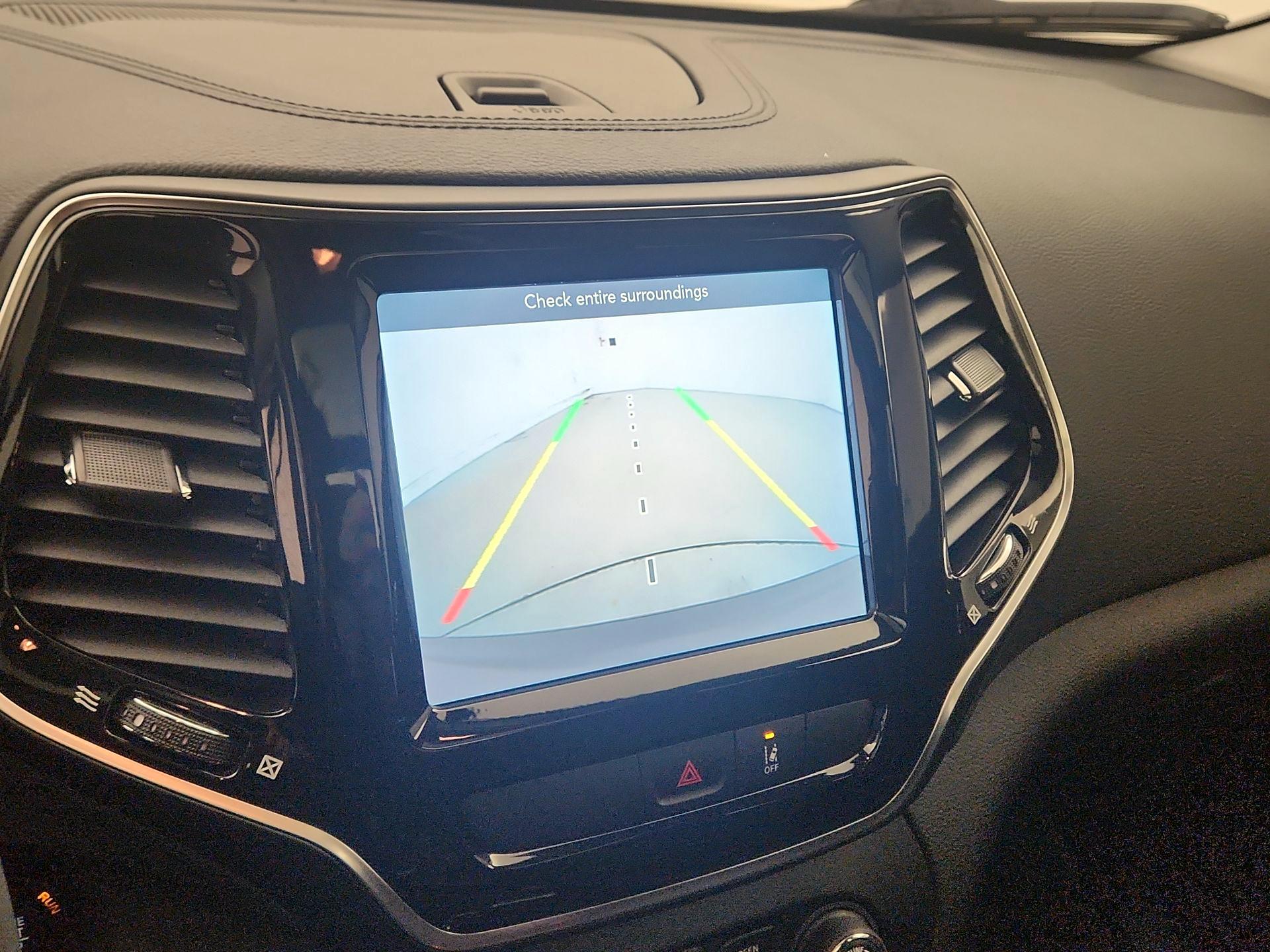 Thumbnail: 2022 Jeep Cherokee - 14