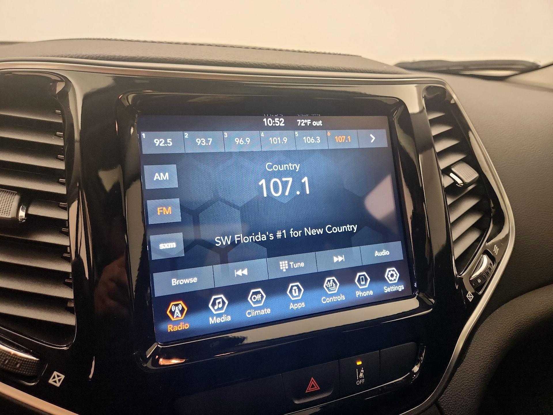 Thumbnail: 2022 Jeep Cherokee - 15