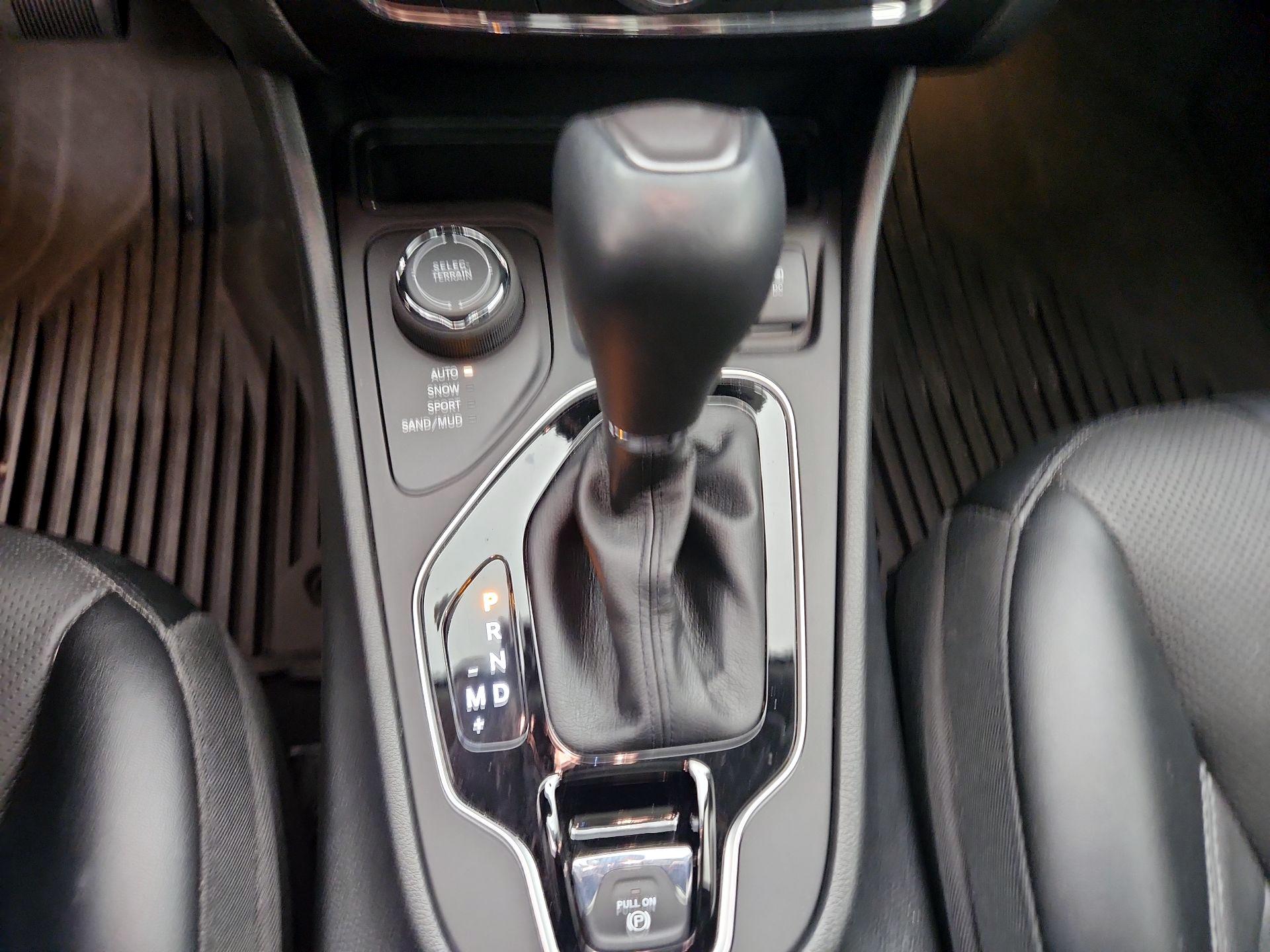 Thumbnail: 2022 Jeep Cherokee - 17