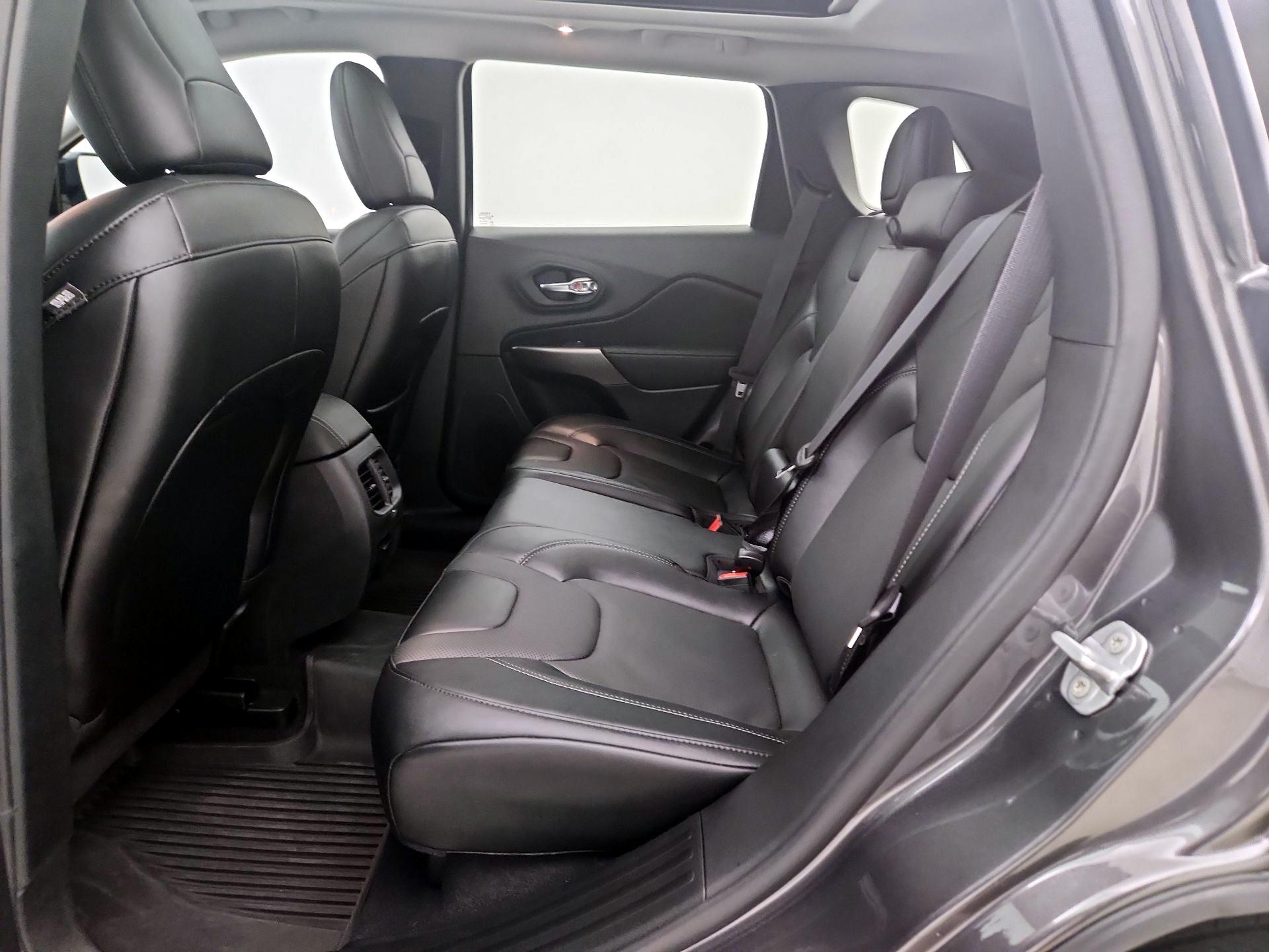 Thumbnail: 2022 Jeep Cherokee - 20