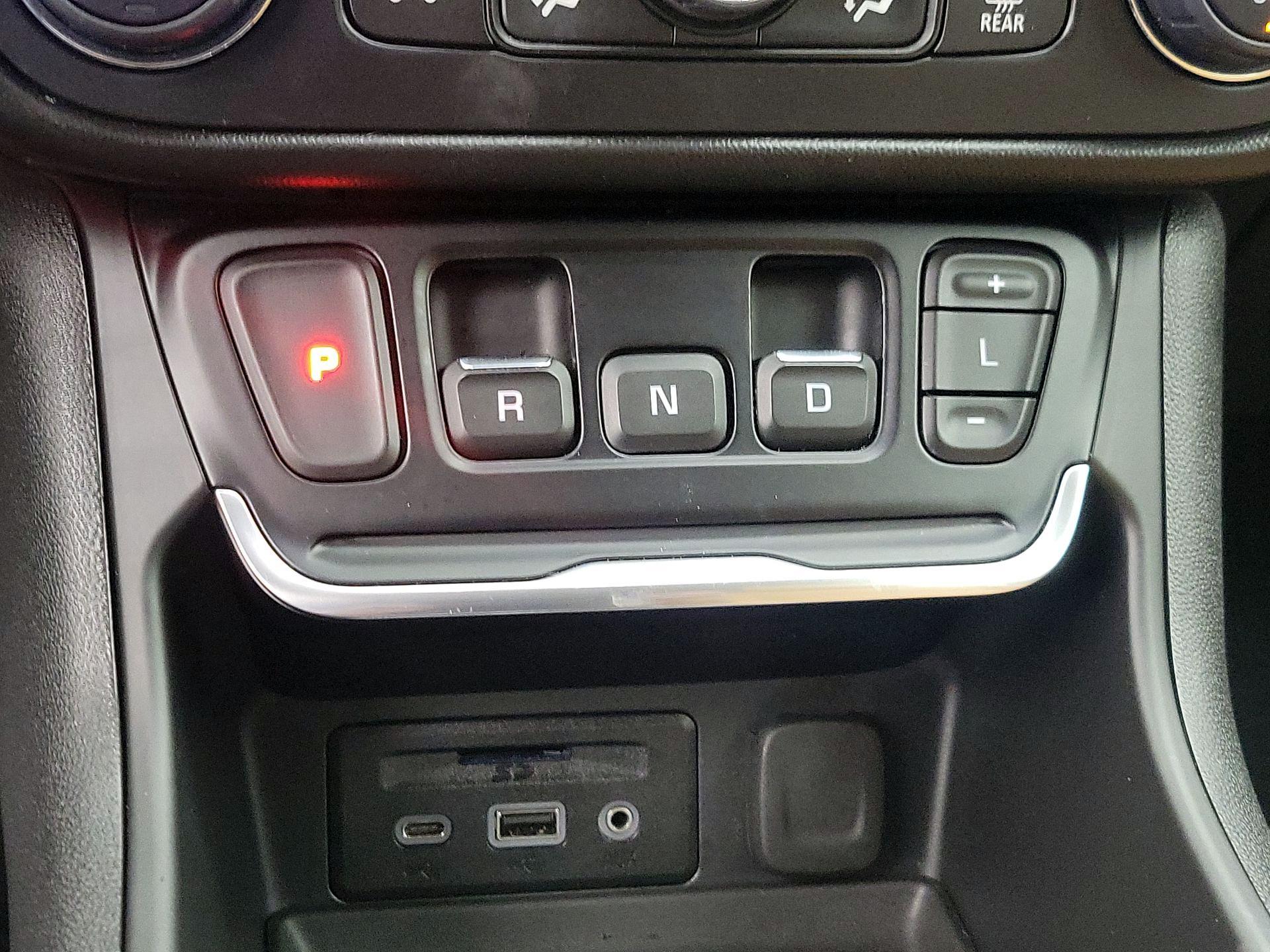 Thumbnail: 2020 GMC Terrain - 17