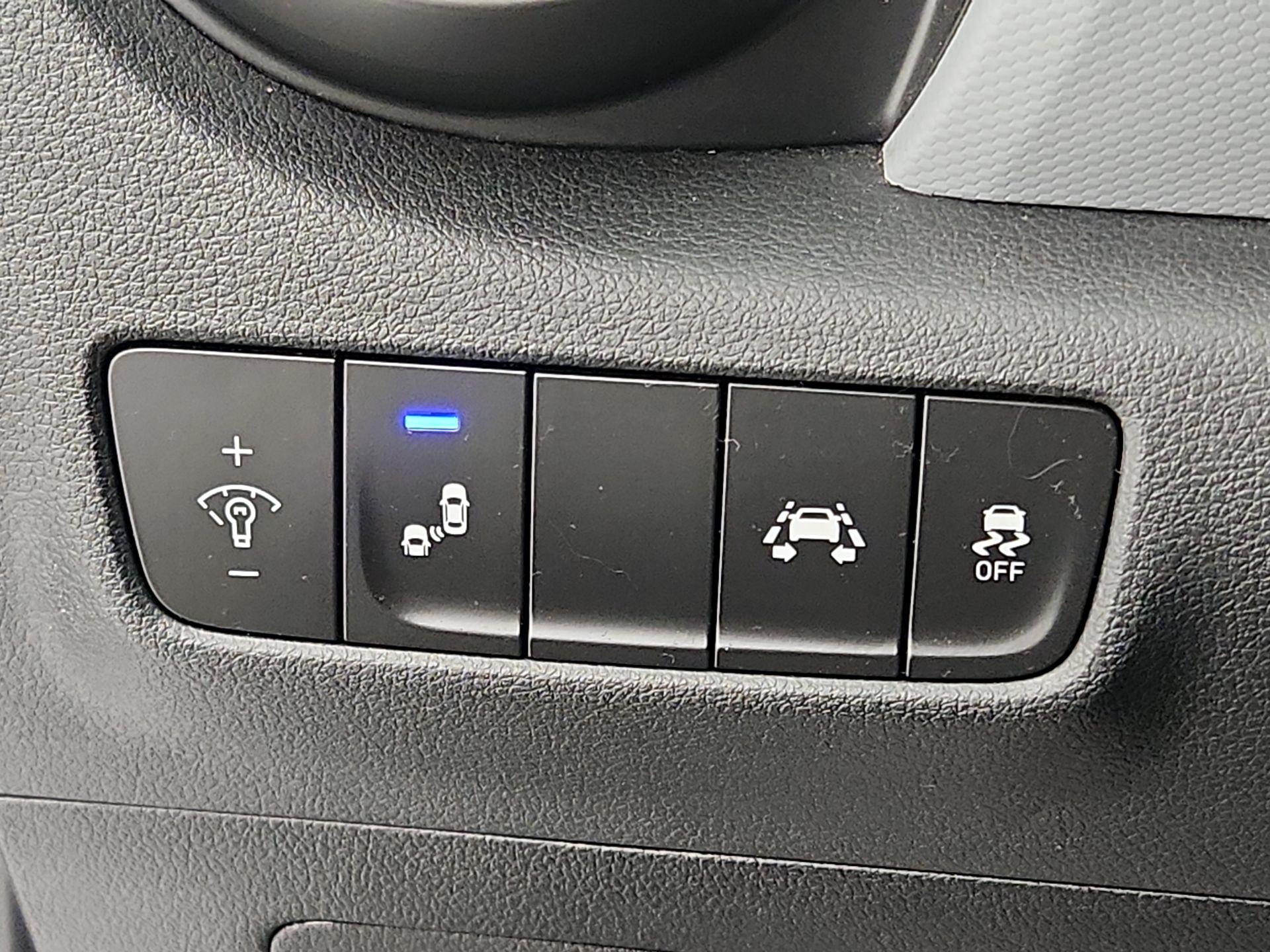 Thumbnail: 2020 Hyundai Kona - 13