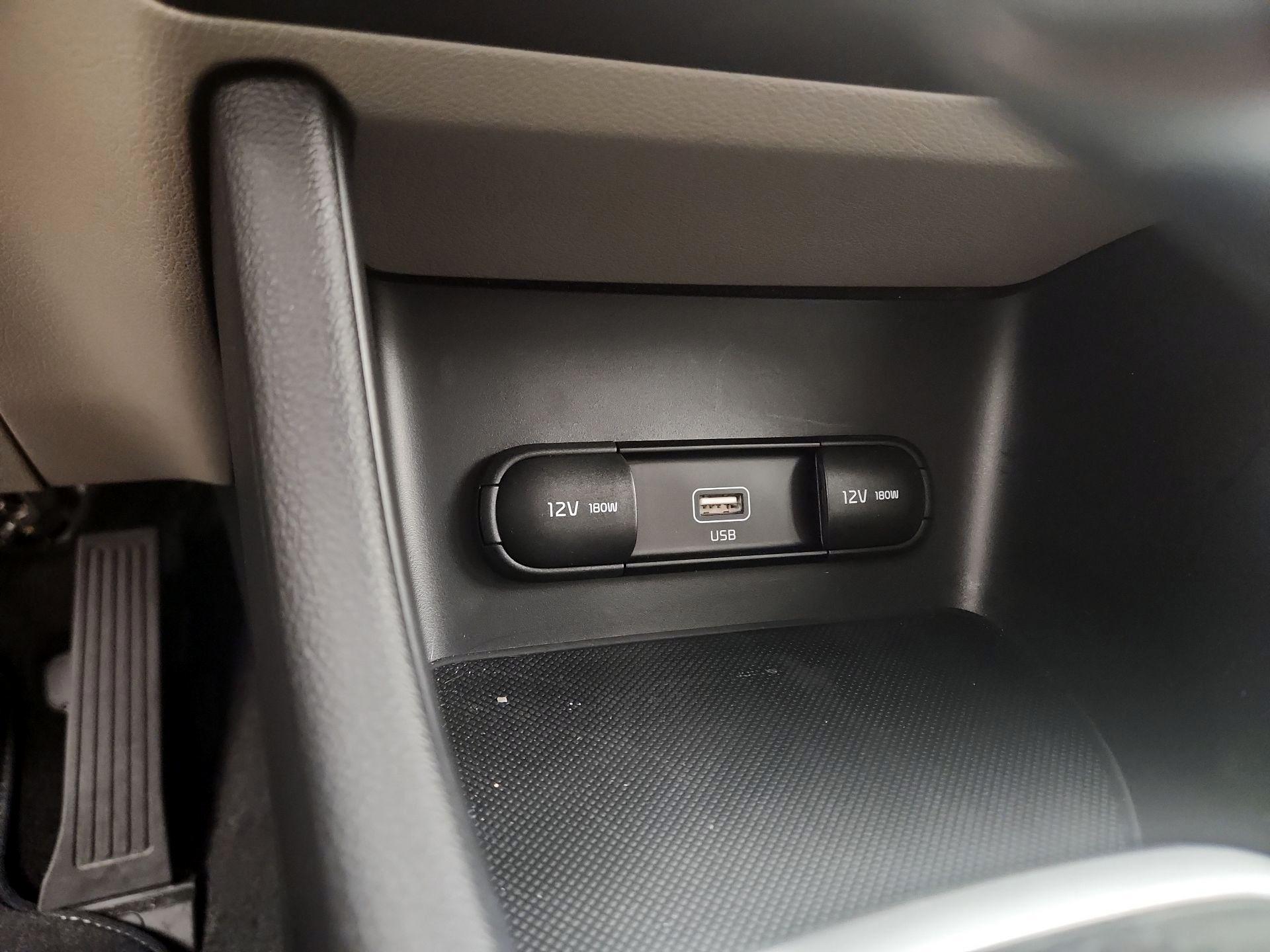 Thumbnail: 2021 Kia Sportage - 18