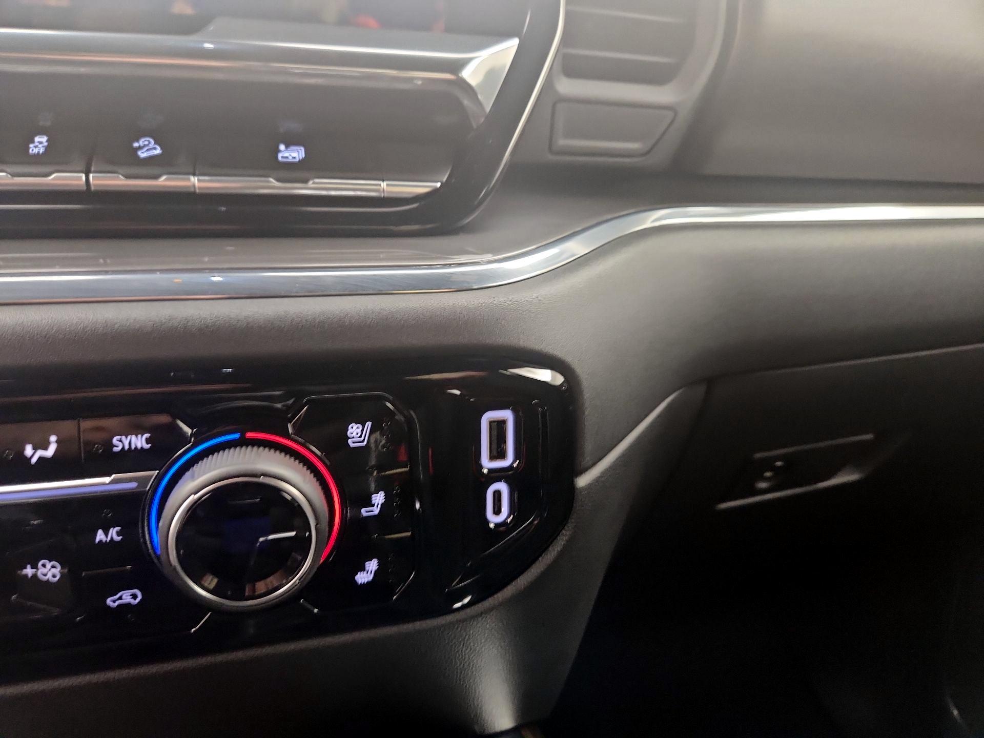 Thumbnail: 2024 Chevrolet Silverado 1500 - 18