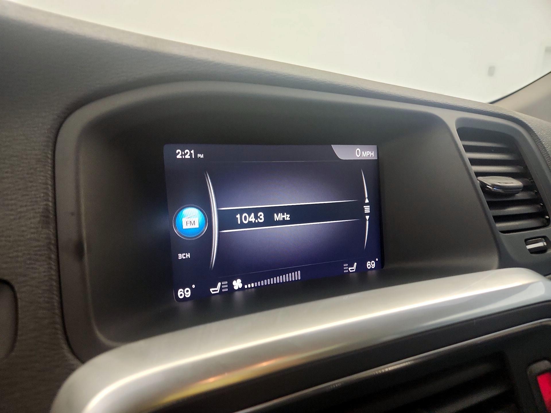 Thumbnail: 2017 Volvo S60 - 16