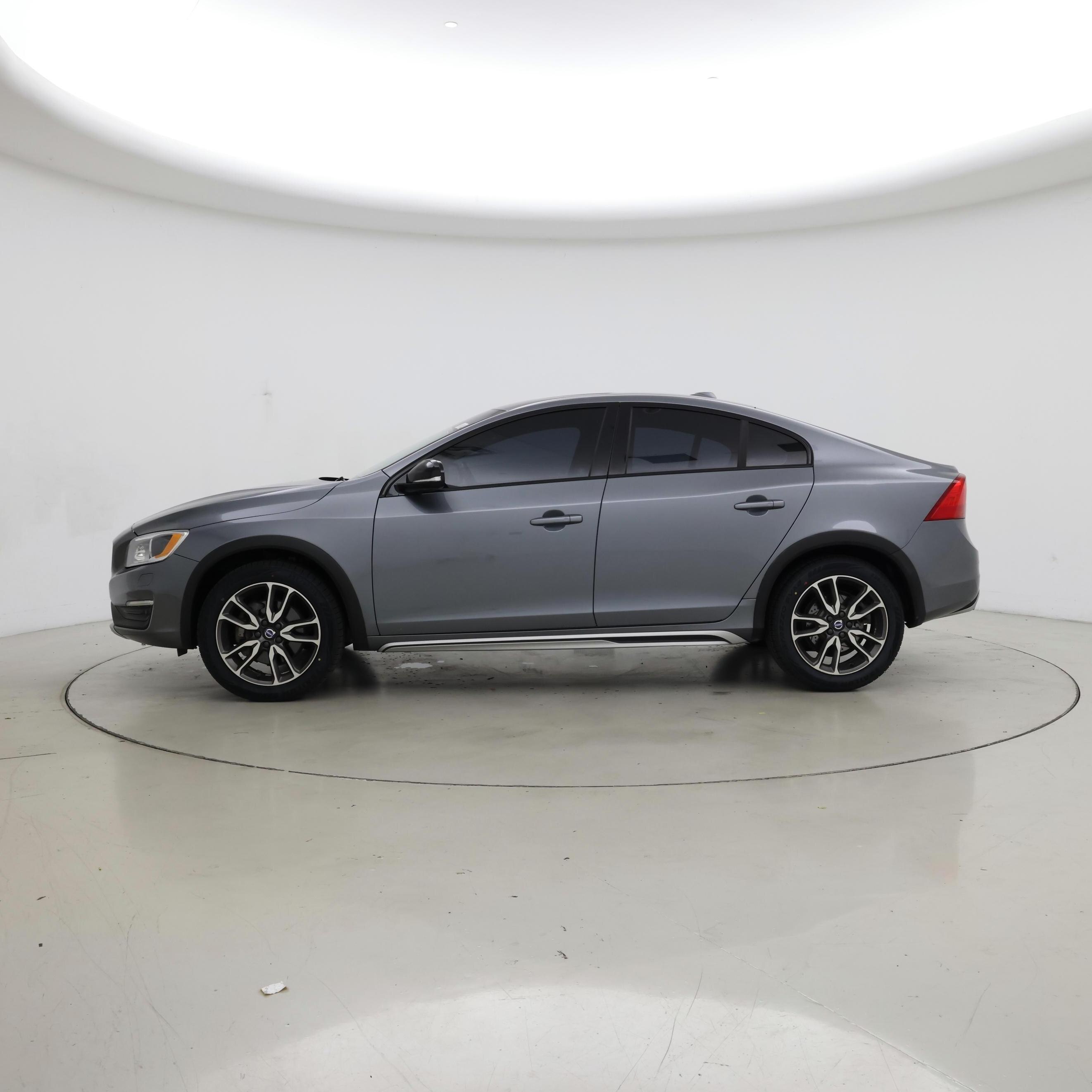 Thumbnail: 2017 Volvo S60 - 3