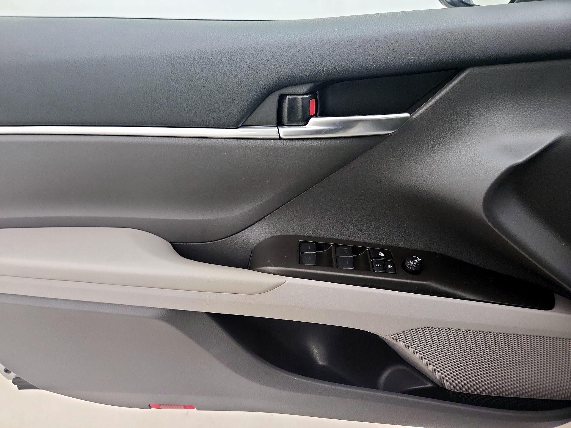 Thumbnail: 2023 Toyota Camry - 12