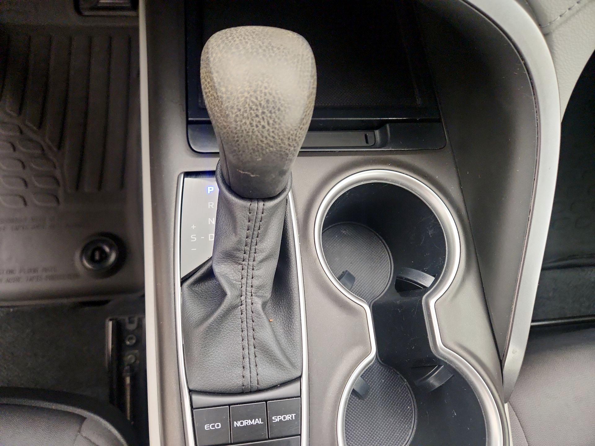 Thumbnail: 2023 Toyota Camry - 17