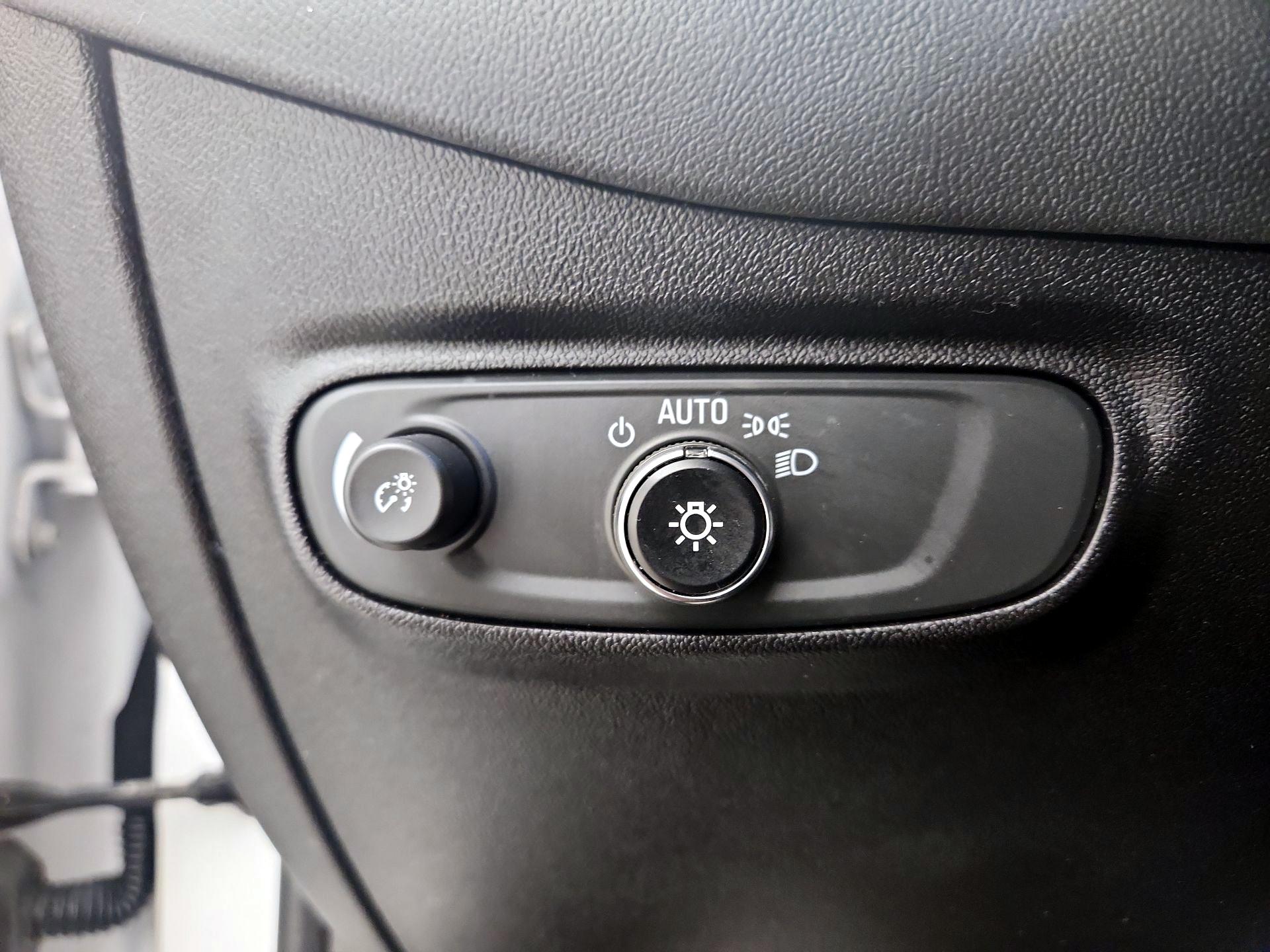 Thumbnail: 2018 Chevrolet Equinox - 13