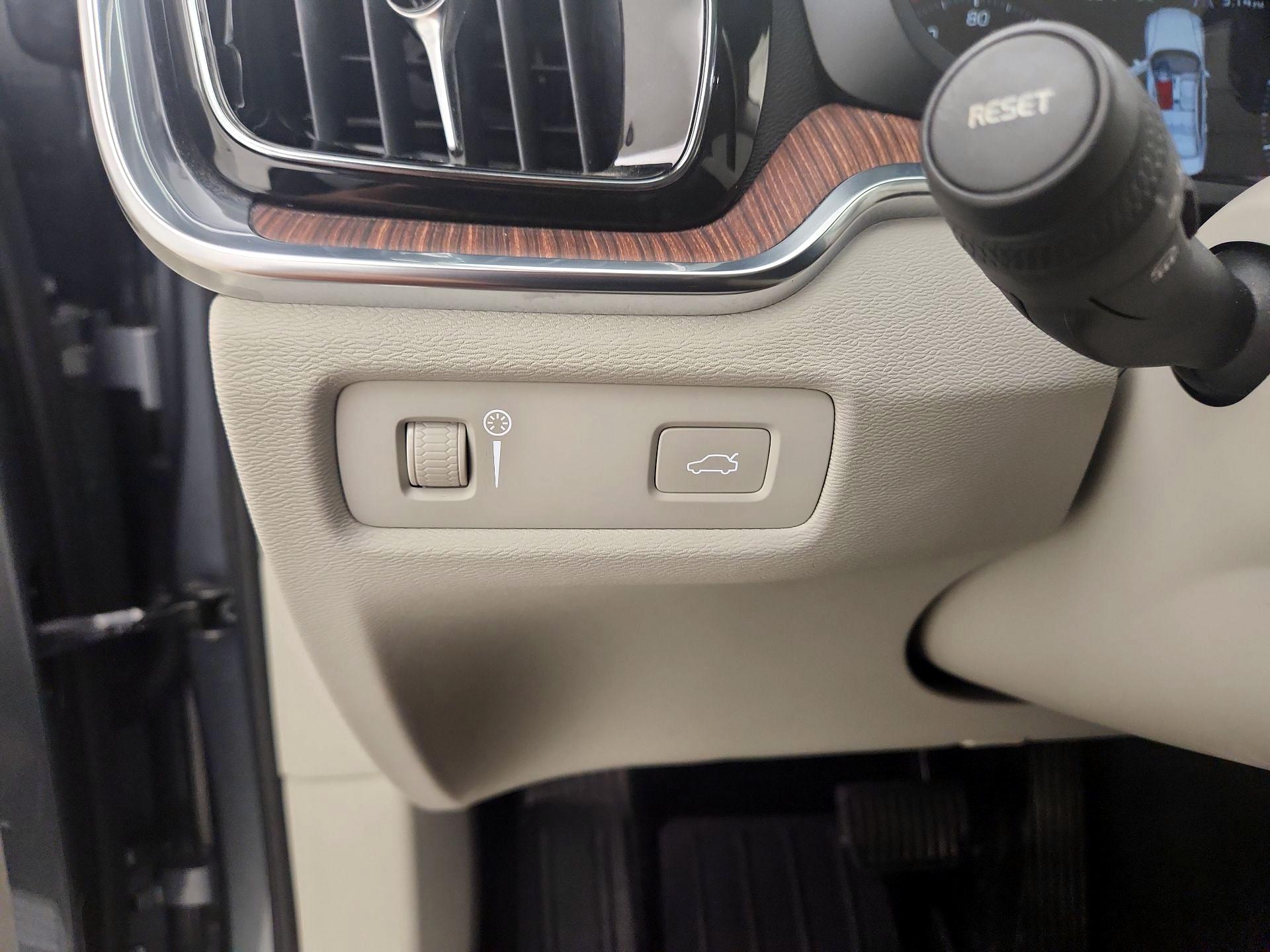 Thumbnail: 2021 Volvo S60 - 13