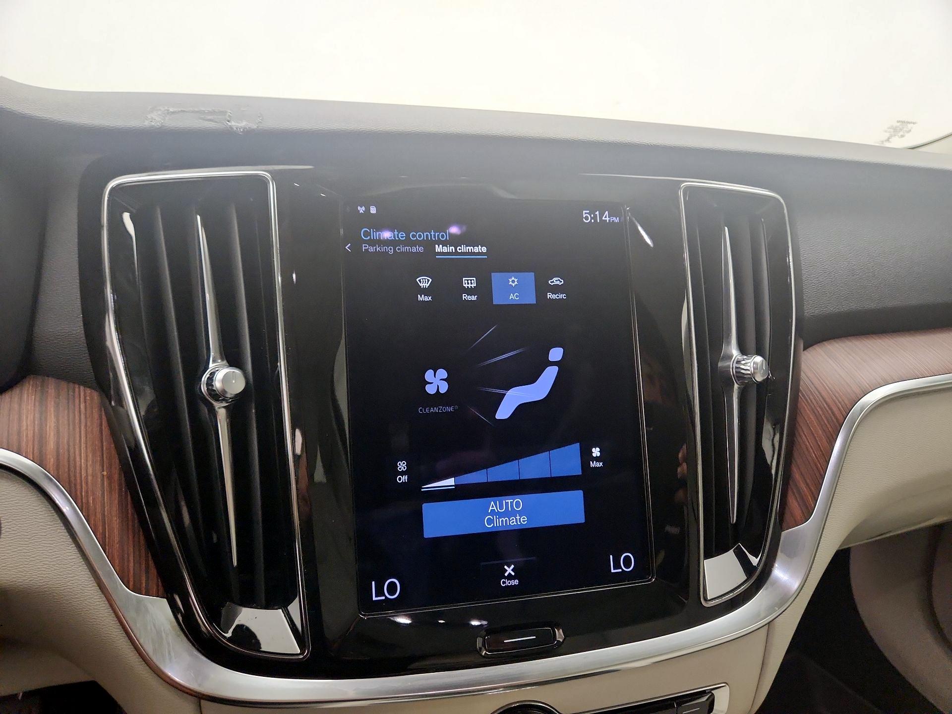 Thumbnail: 2021 Volvo S60 - 16