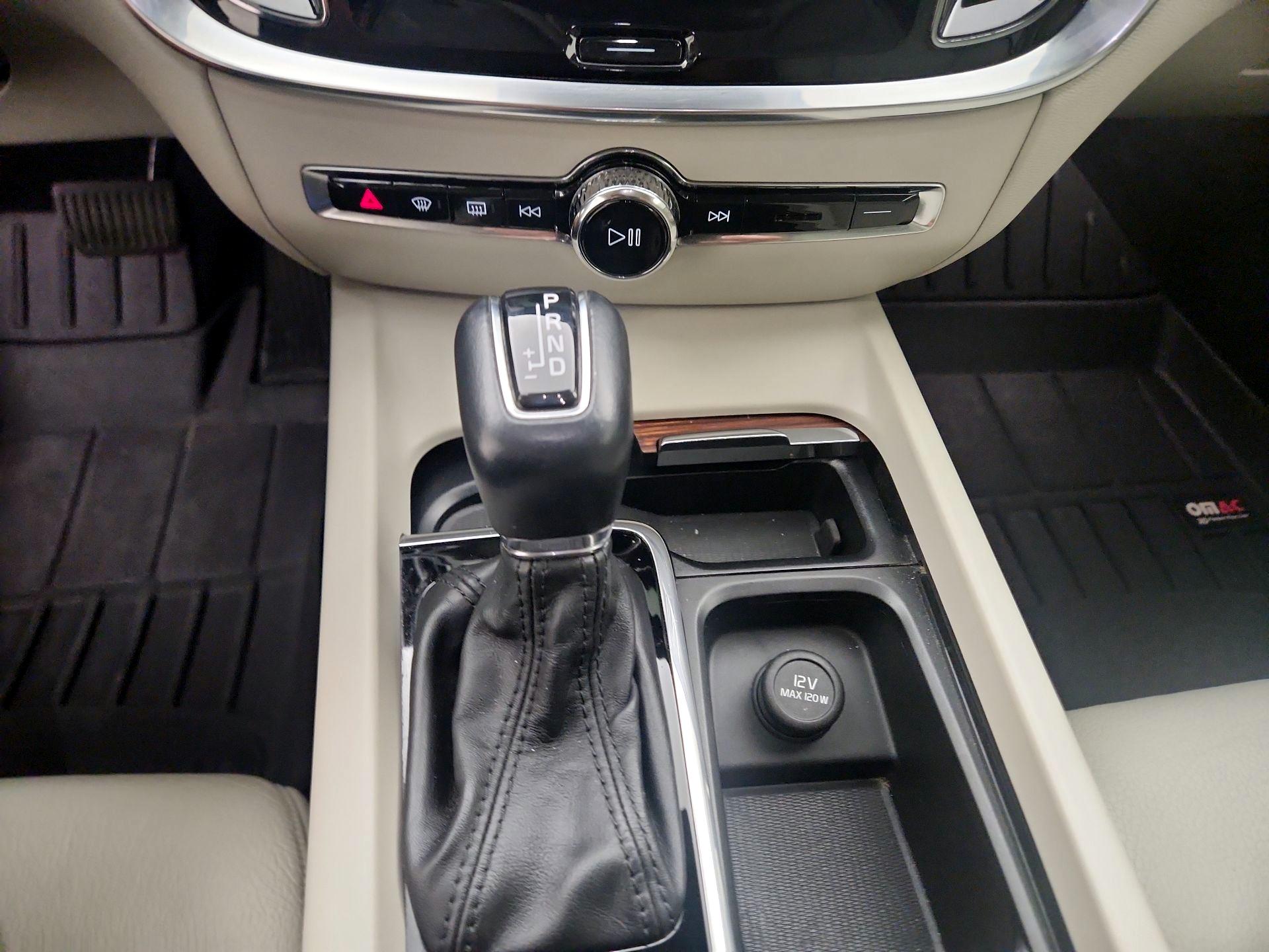 Thumbnail: 2021 Volvo S60 - 17