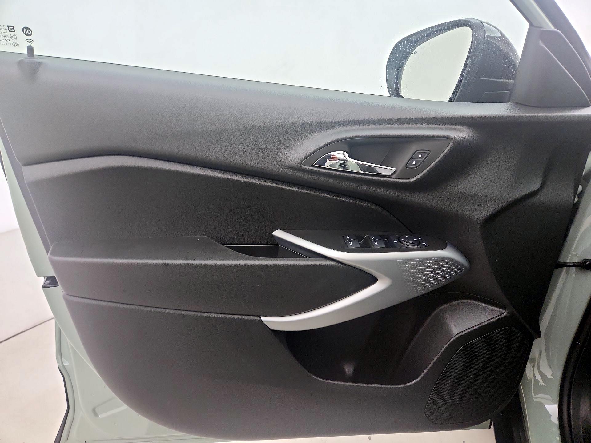 Thumbnail: 2024 Chevrolet Trax - 12