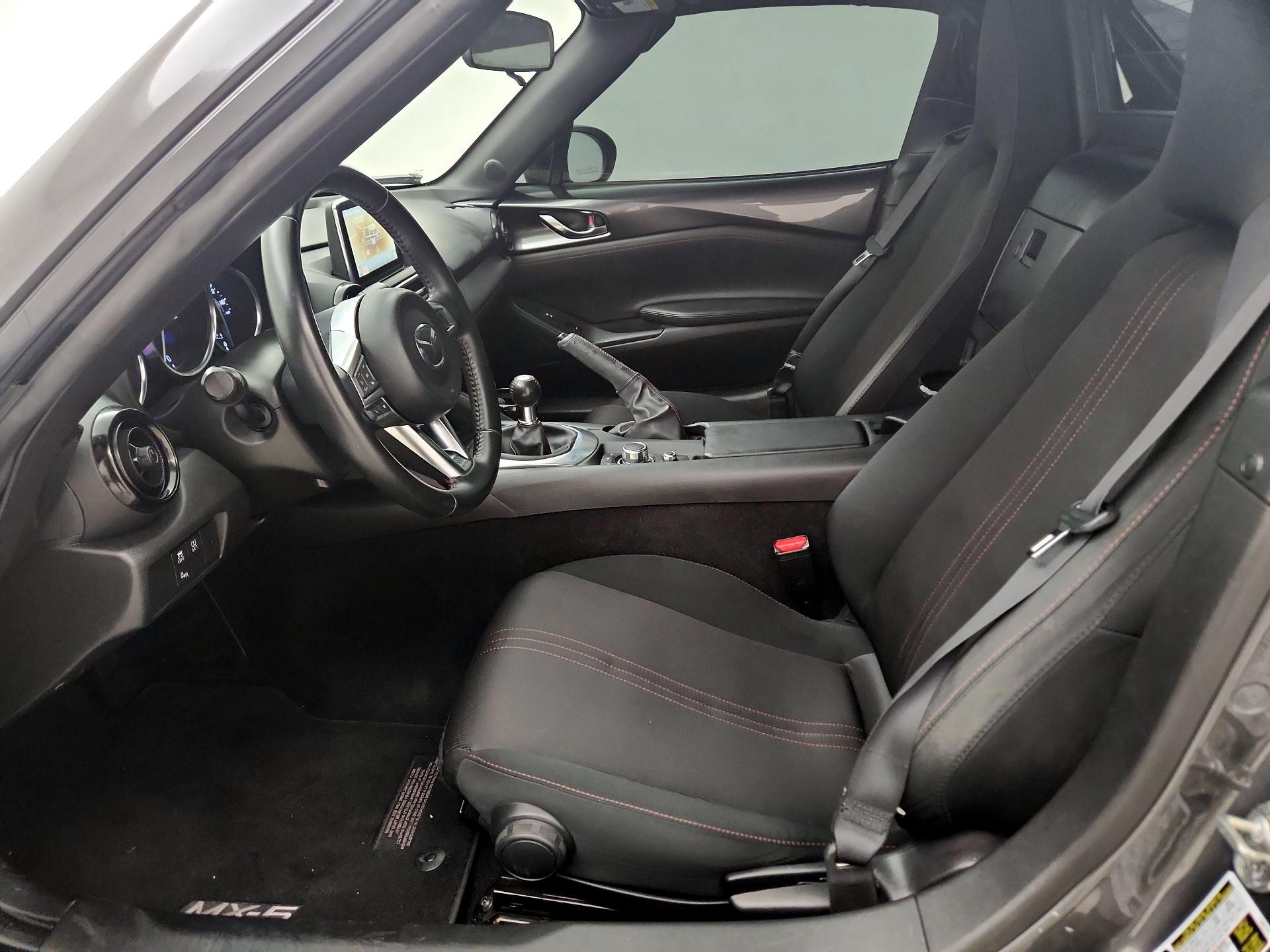 Thumbnail: 2017 Mazda MX-5 Miata - 11