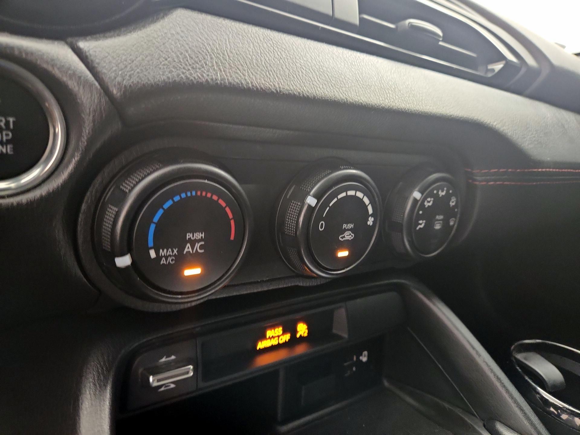 Thumbnail: 2017 Mazda MX-5 Miata - 16