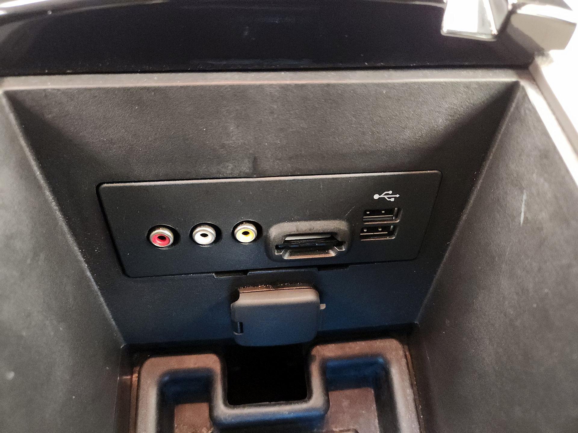 Thumbnail: 2014 Ford Edge - 18